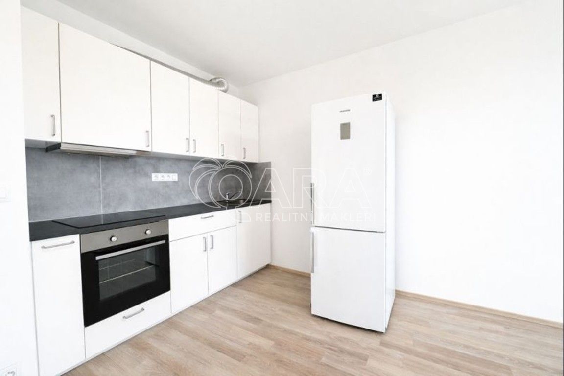 Pronájem byt 2+kk - K Vystrkovu, Praha, 70 m²