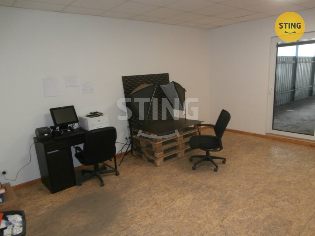 Sklad · 564 m² · U Stadionu, Bruntál - 3