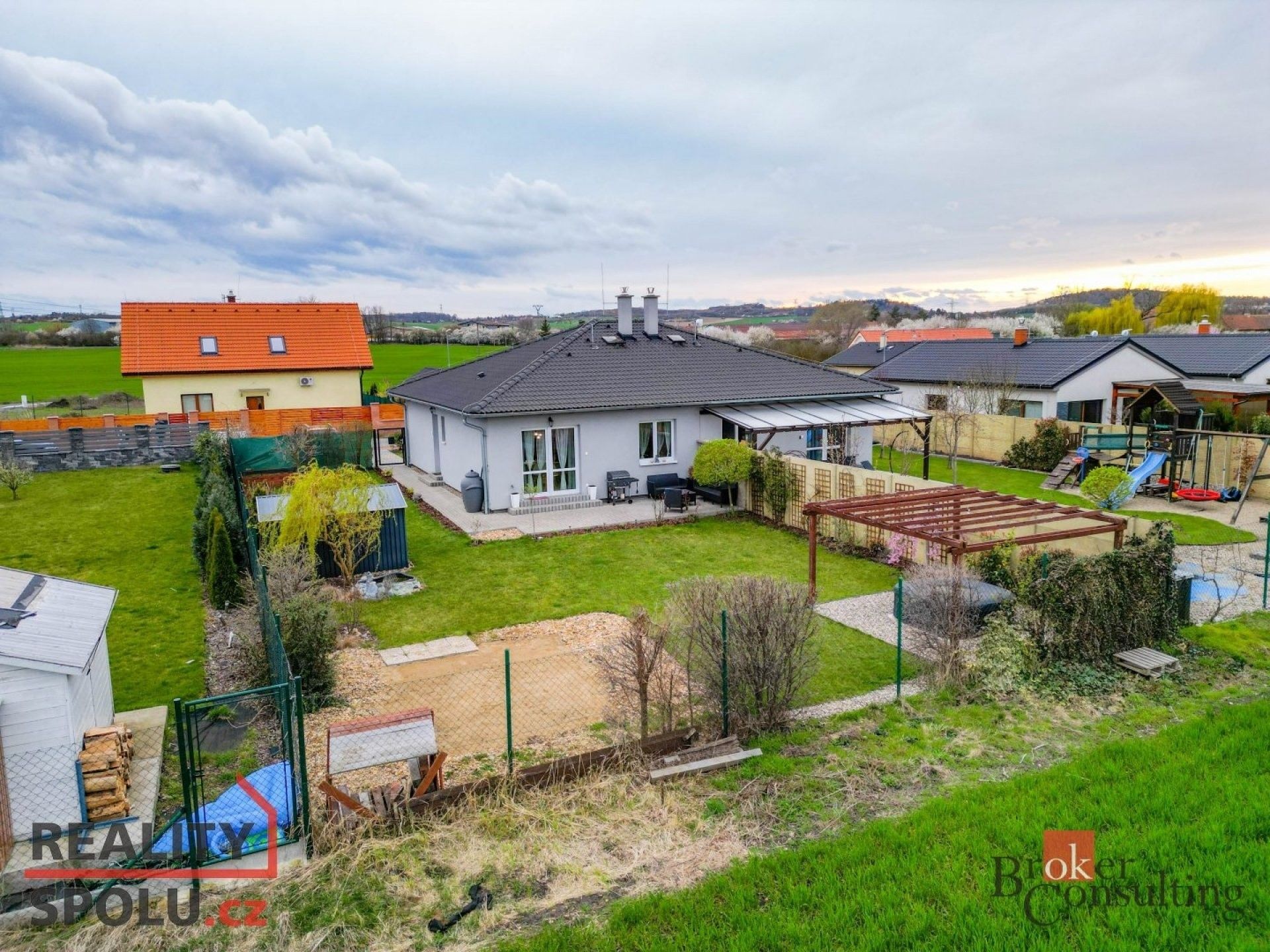 Prodej rodinný dům - Slunečná, Veliká Ves, 74 m²