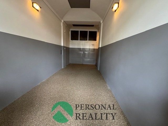 Pronájem obchodní prostory - Starostrašnická, Praha, 550 m²