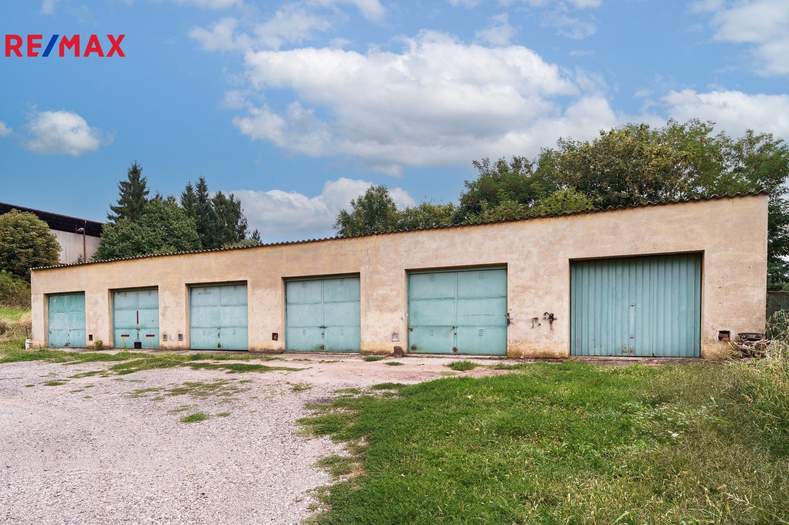 Garáže, Měcholupy, 130 m²