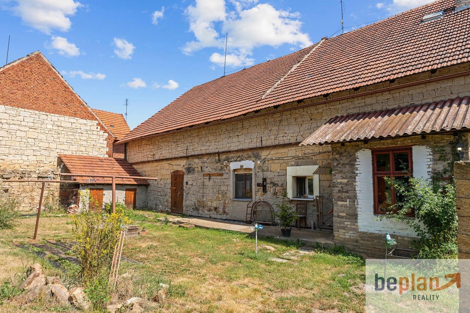 Rodinné domy, Hředle, okres Rakovník, Středočeský kraj, 205 m² - 1