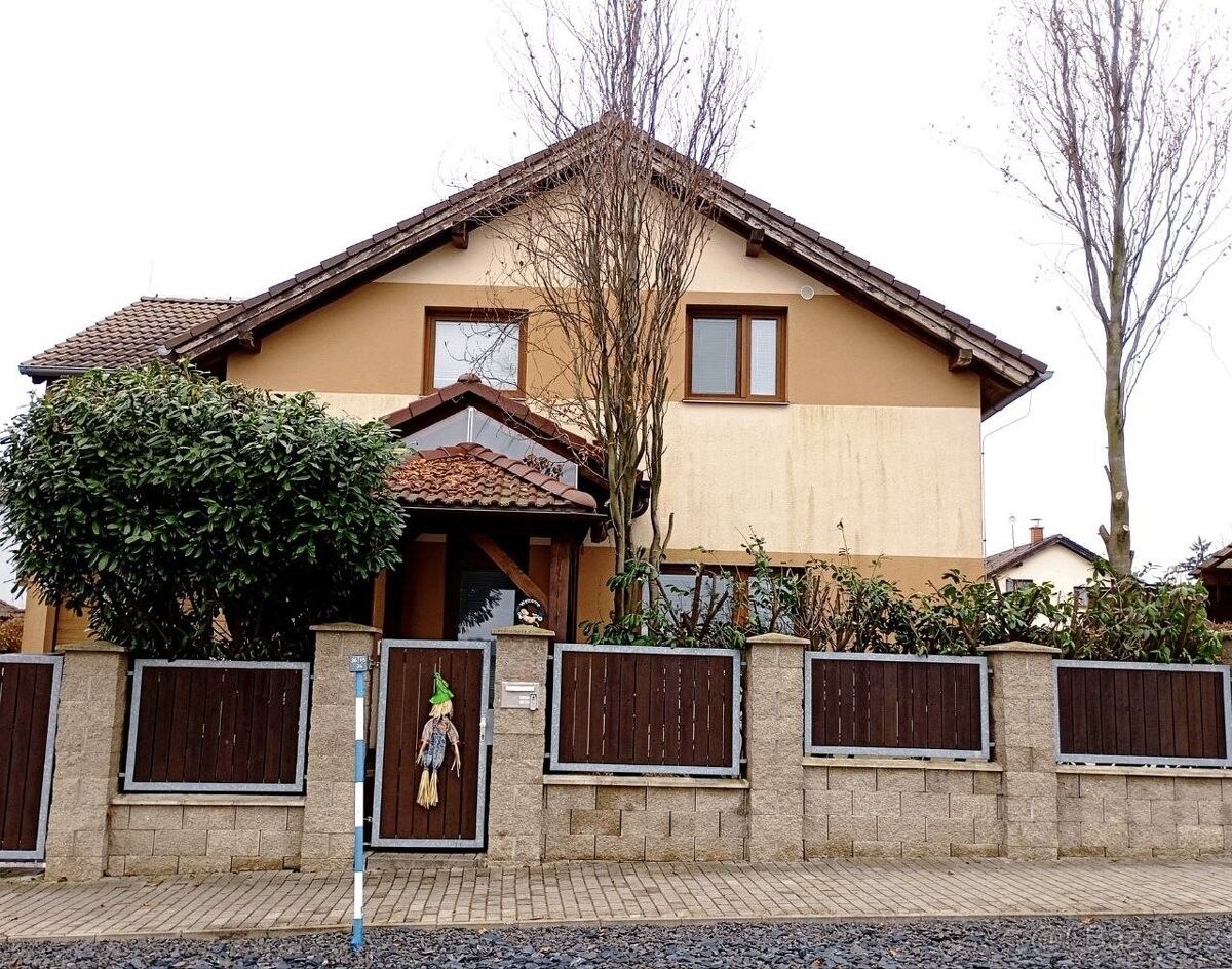 Prodej rodinný dům - Praha, 155 00