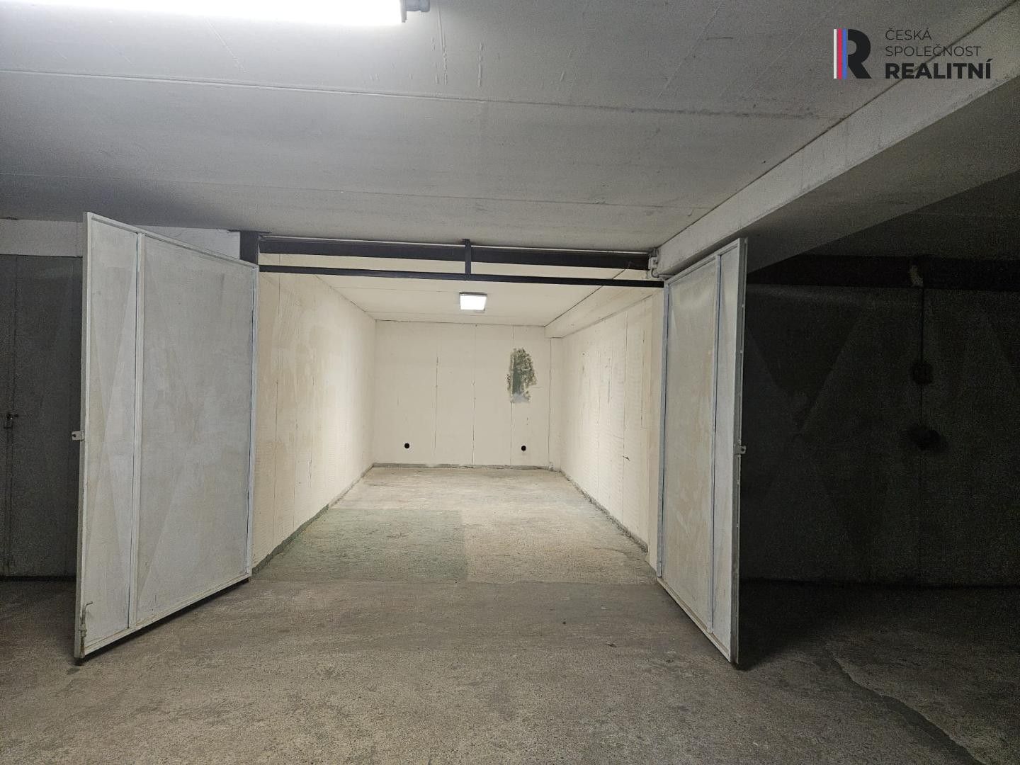 Garáže, Manželů Dostálových 1436, Praha Kyje, 18 m² - 1