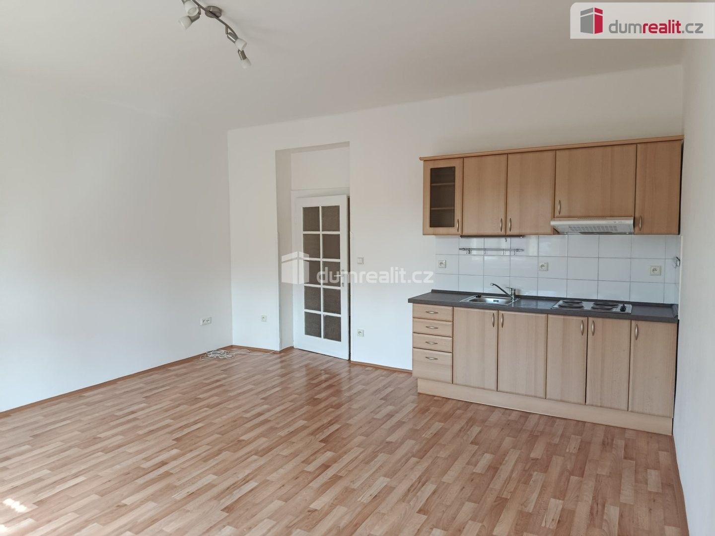 1+kk, Za poštou, Praha, 35 m² - 1