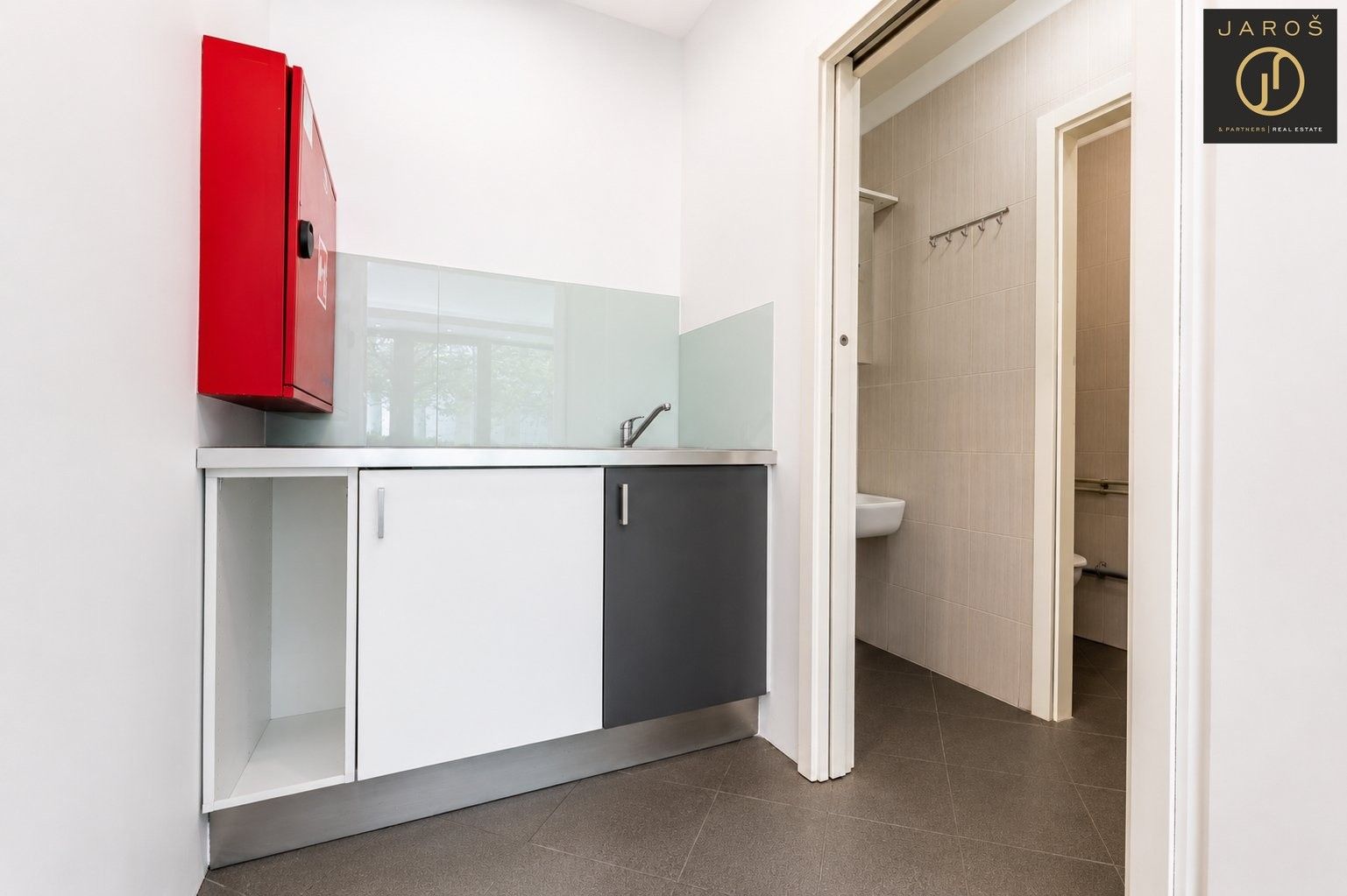 Kancelář · 37 m² · Rohanské nábřeží, Praha Karlín - 4