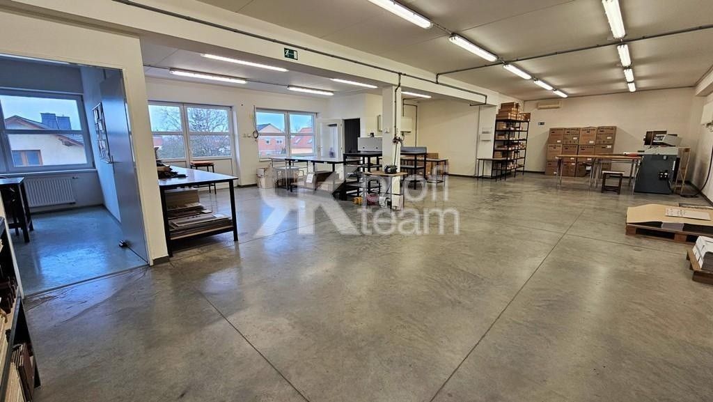 Sklady, Opava, 747 05