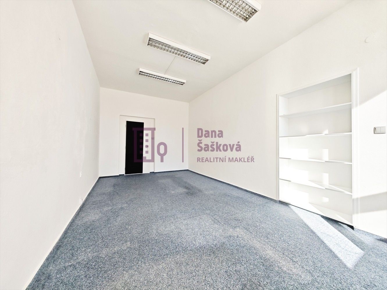 Pronájem kancelář - Pravdova, Jindřichův Hradec, 22 m²