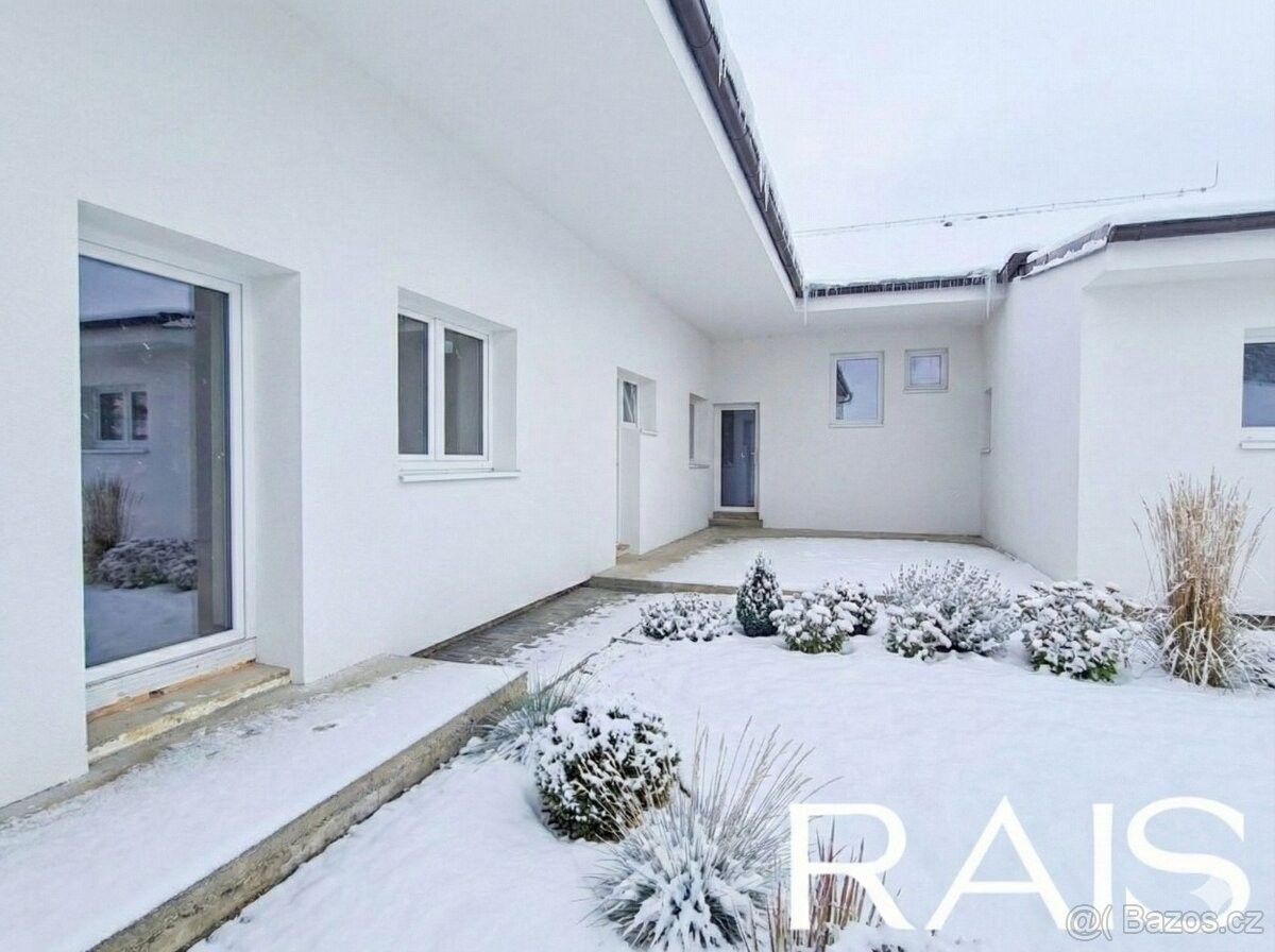 Prodej restaurace - Mikulčice, 696 19