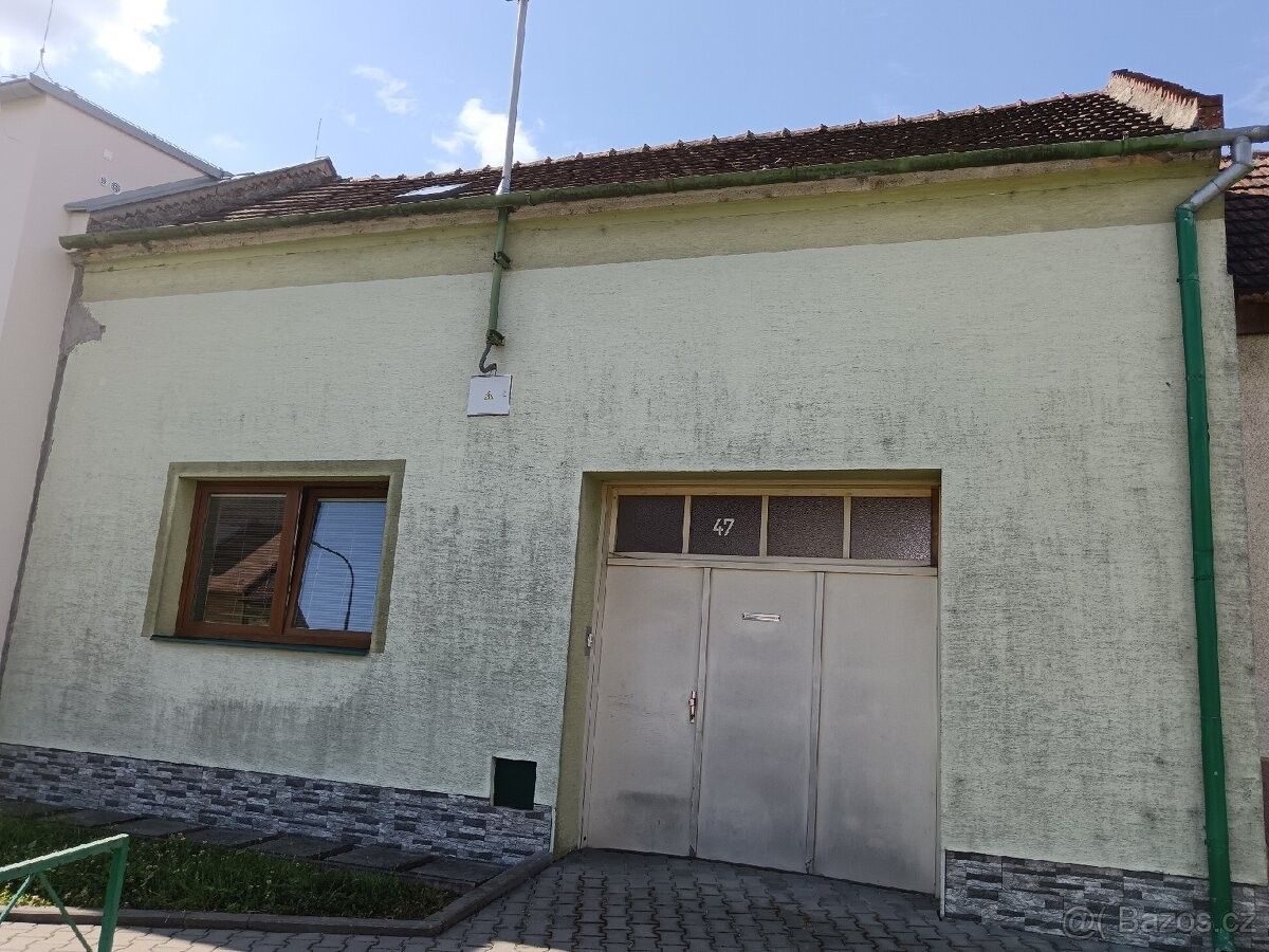 Rodinné domy, Uherský Ostroh, 687 24