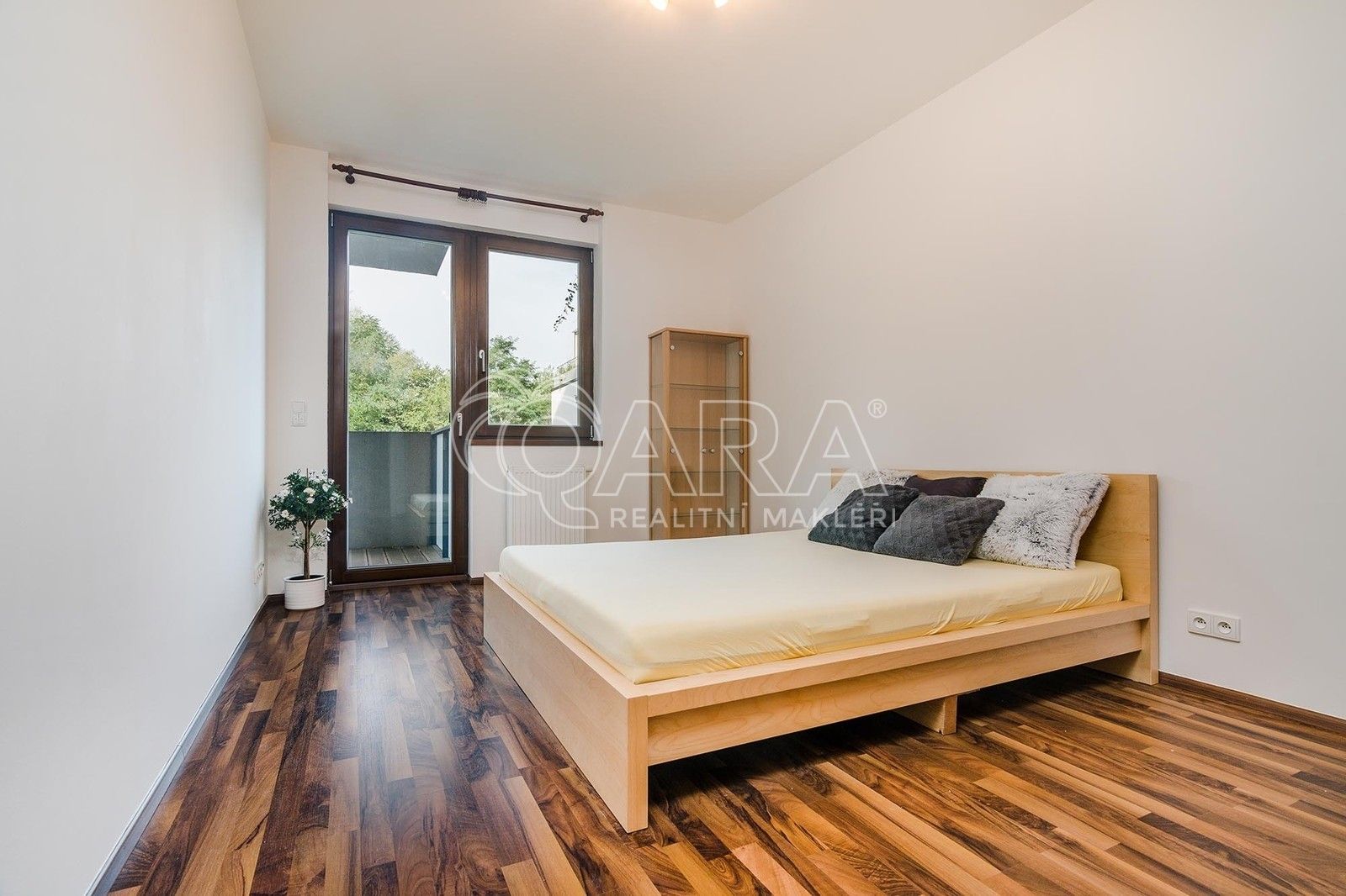 Pronájem byt 2+kk - Plzeňská, Praha, 54 m²