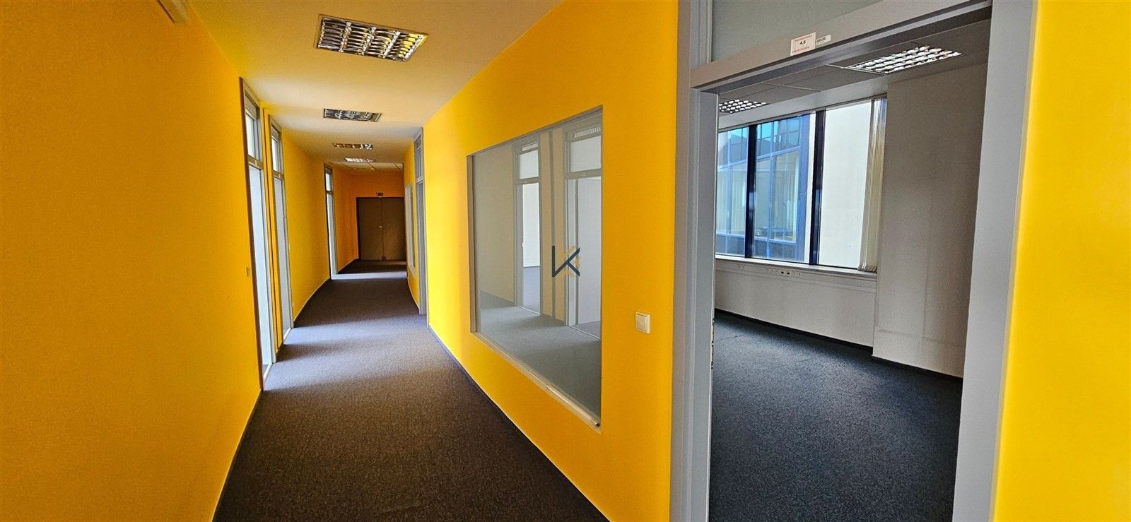 Pronájem kancelář - Nupaky, 555 m²