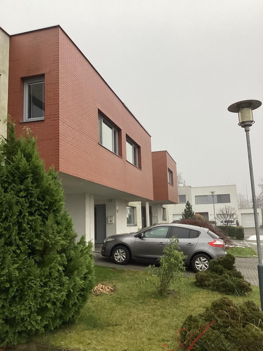 Rodinné domy, V Hruškovém Sadu, Ostrava, 196 m²