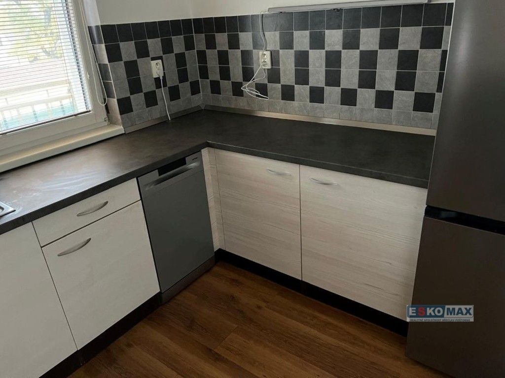 Pronájem byt 2+kk - Kpt. Jaroše, Břeclav, 75 m²