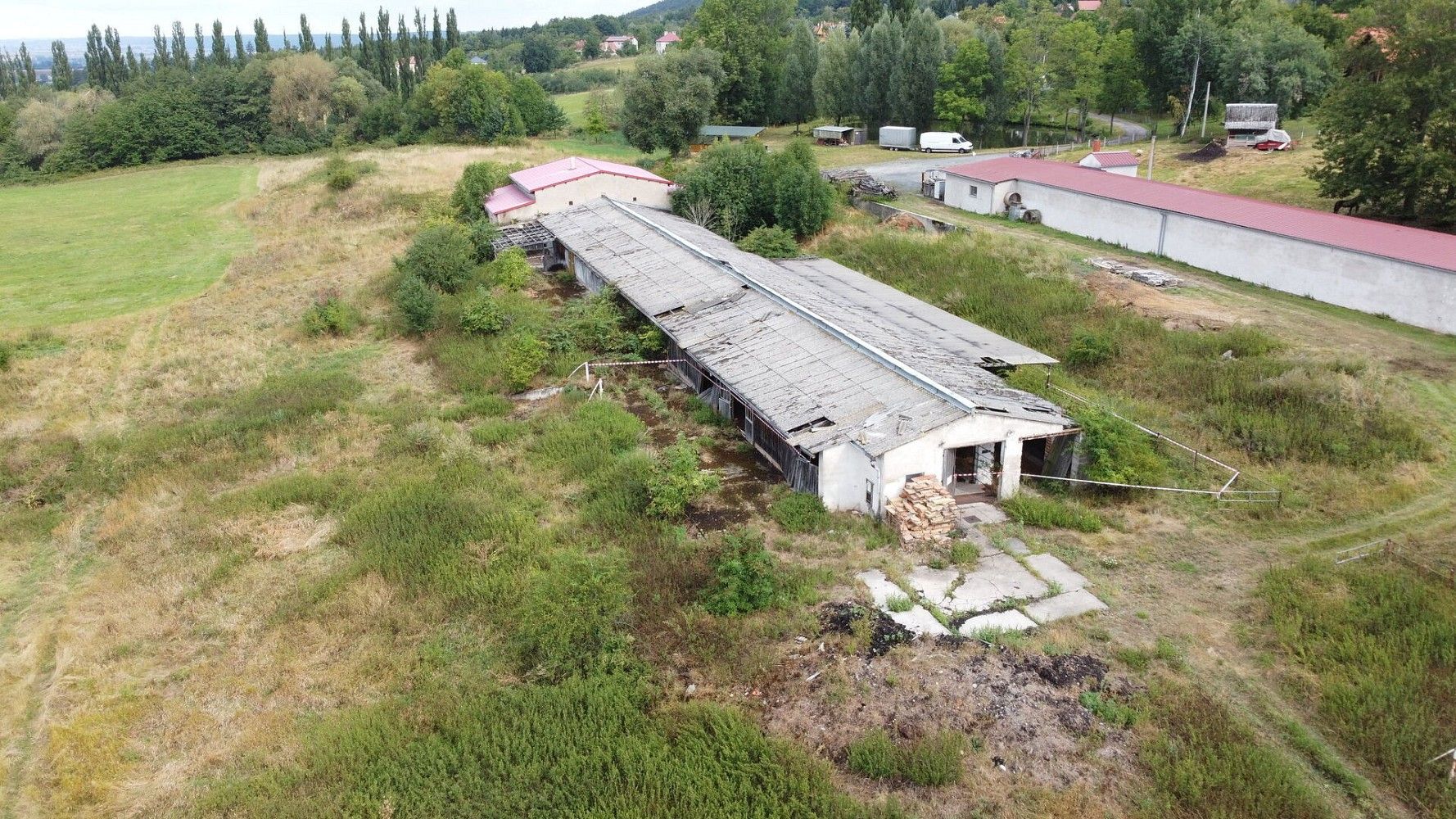 Zemědělské objekty, Žlebské Chvalovice, okres Chrudim, Pardubický kraj, 1 050 m² - 1
