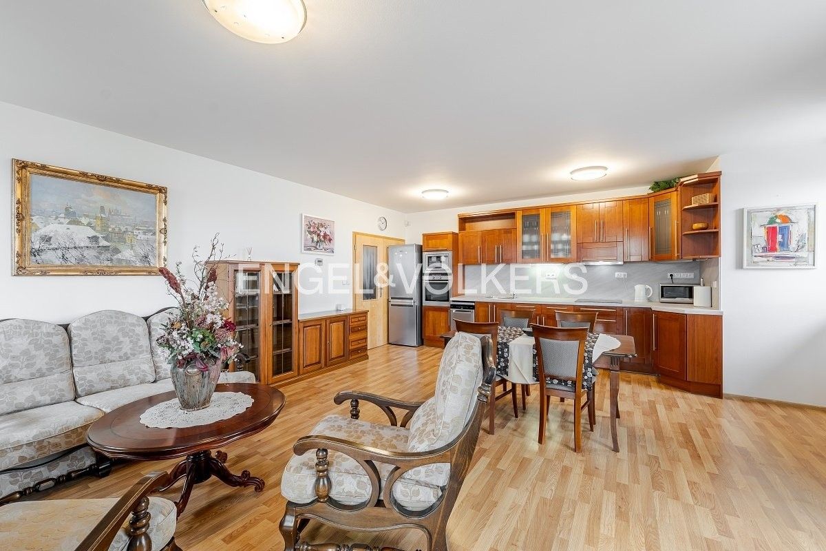 Pronájem byt 3+kk - Šlikova, Praha, 110 m²