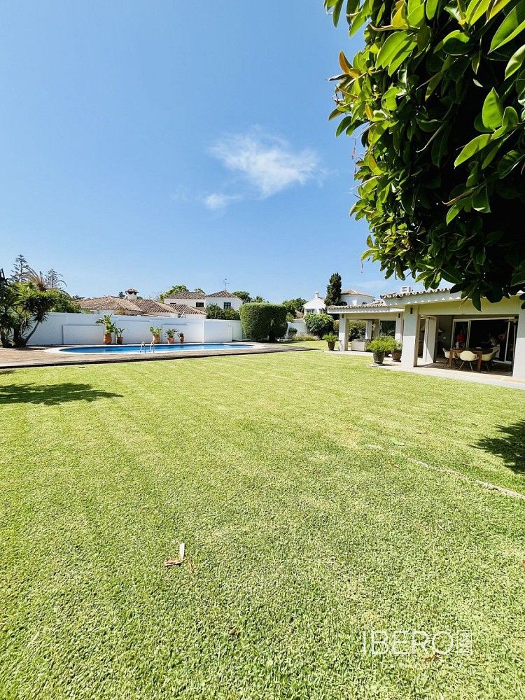 Prodej rodinný dům - Guadalmina Baja, ES, 357 m² - 2