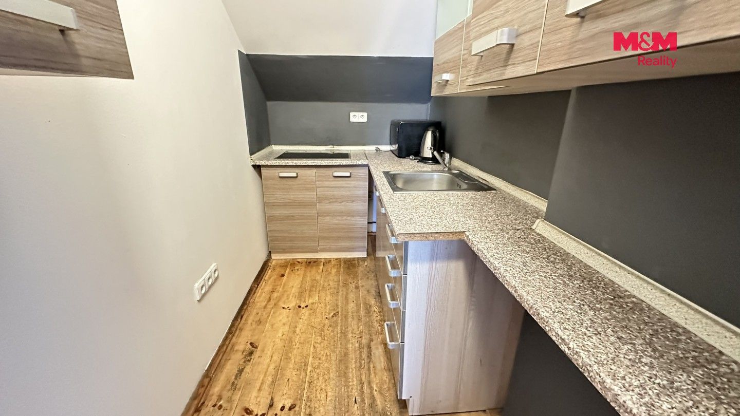 Činžovní dům · 280 m² · K Oboře, Bradlec - 4