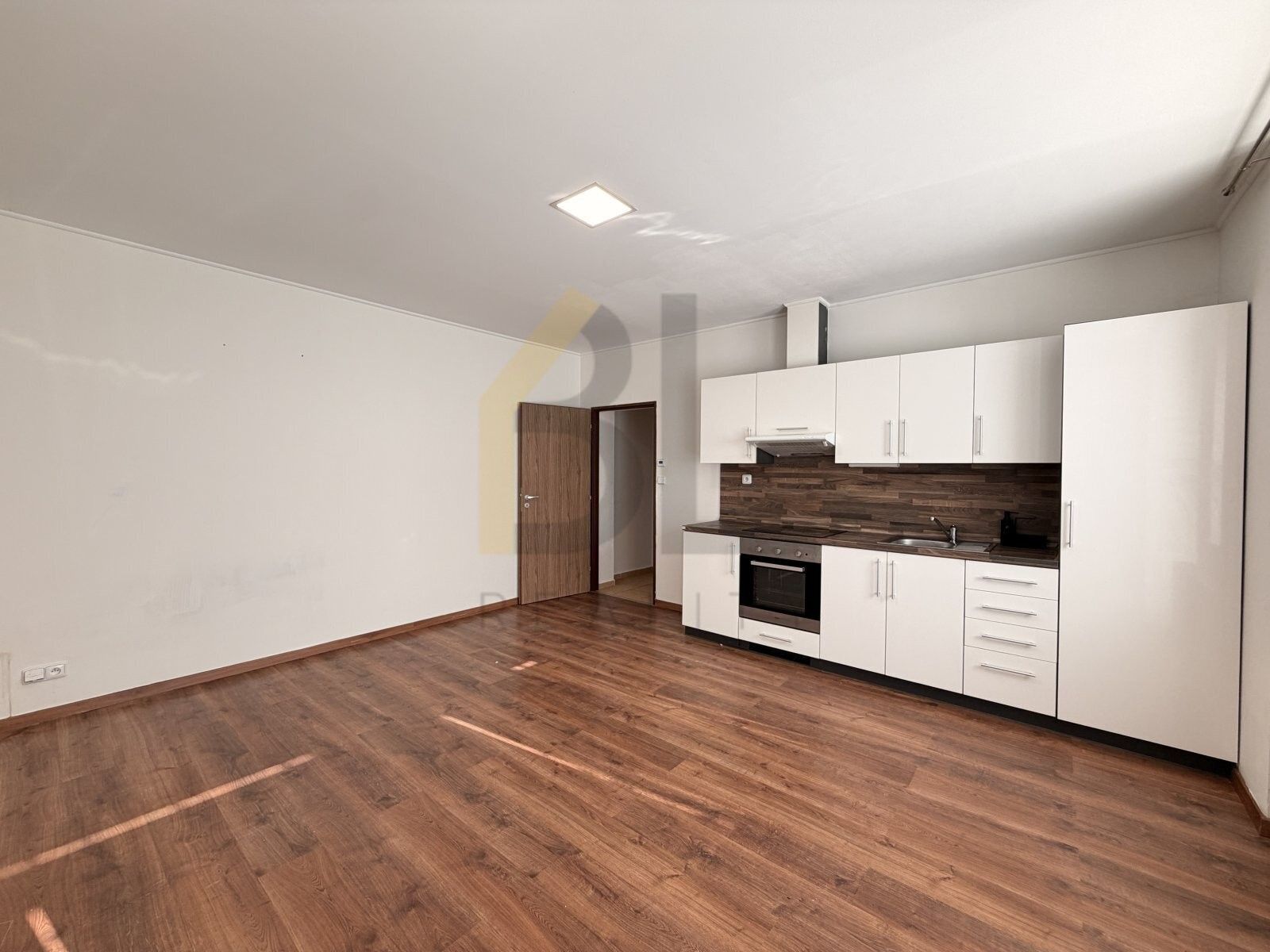 1+kk, Nádražní řádek, Hodonín, 35 m² - 1
