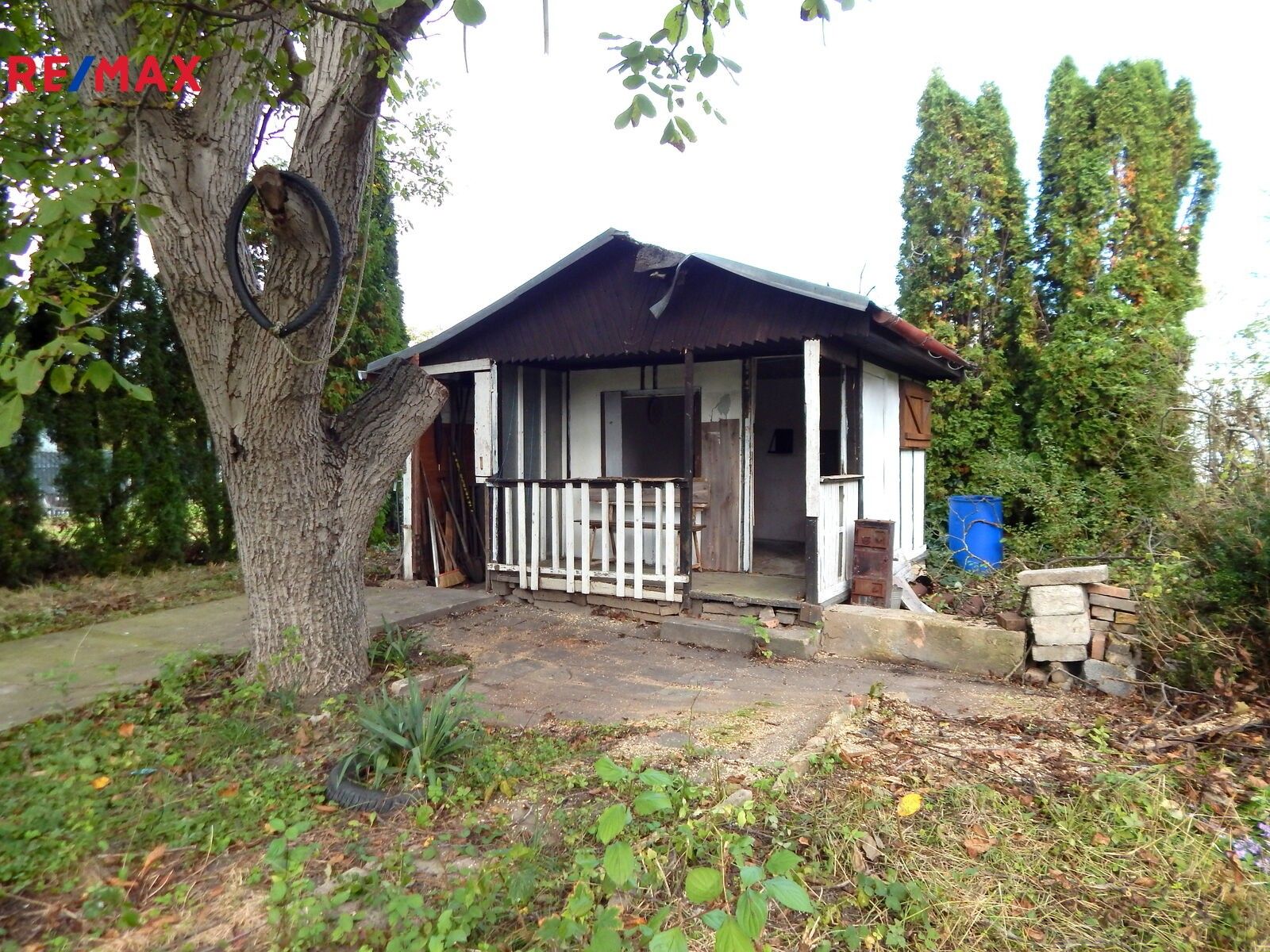 Zahrady, Lovosice, 593 m²