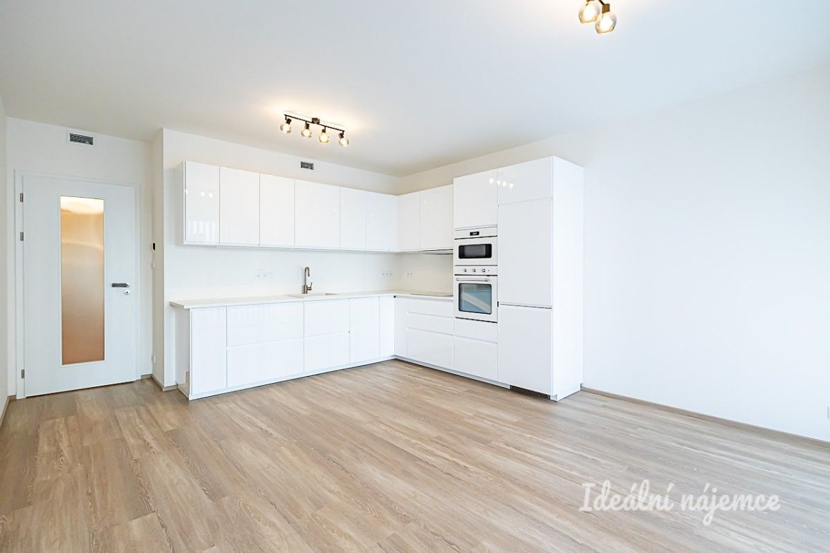 2+kk, Poděbradská, Praha, 53 m²