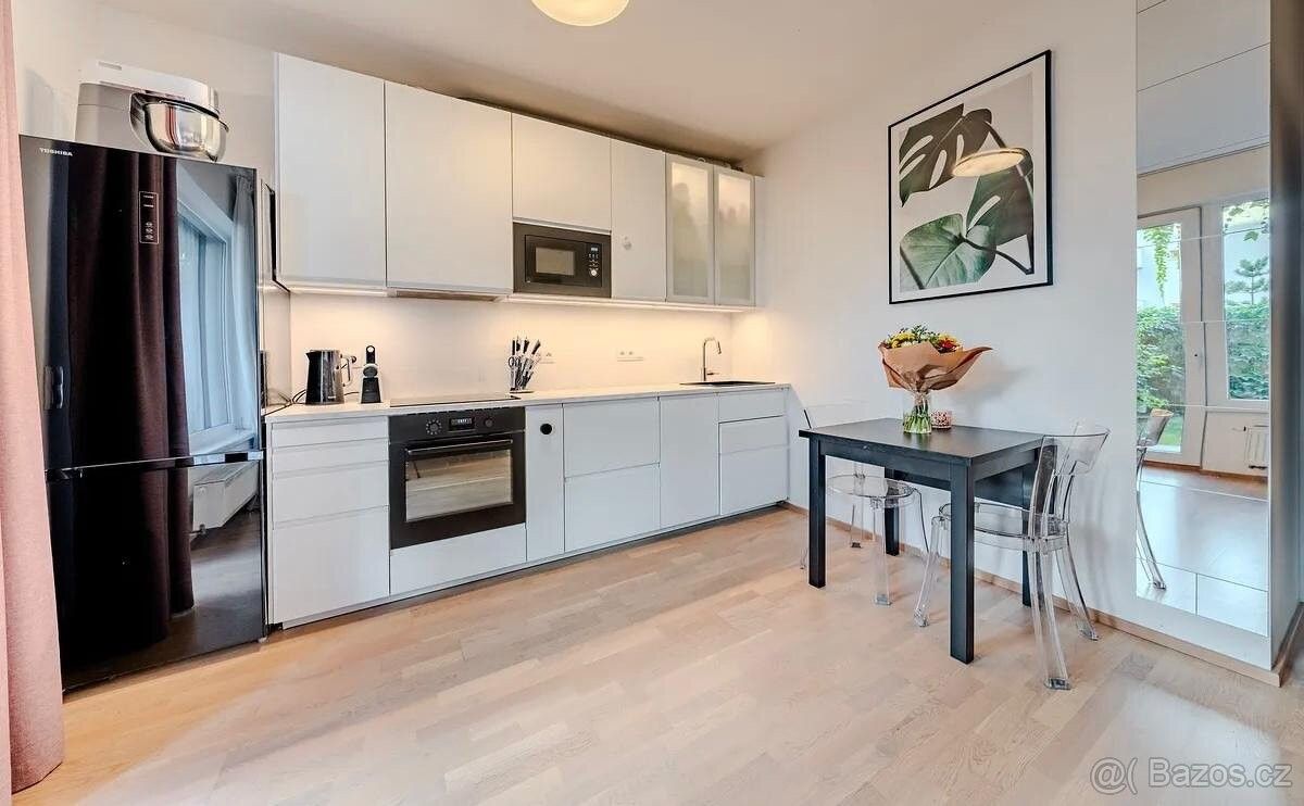 Pronájem byt - Praha, 198 00