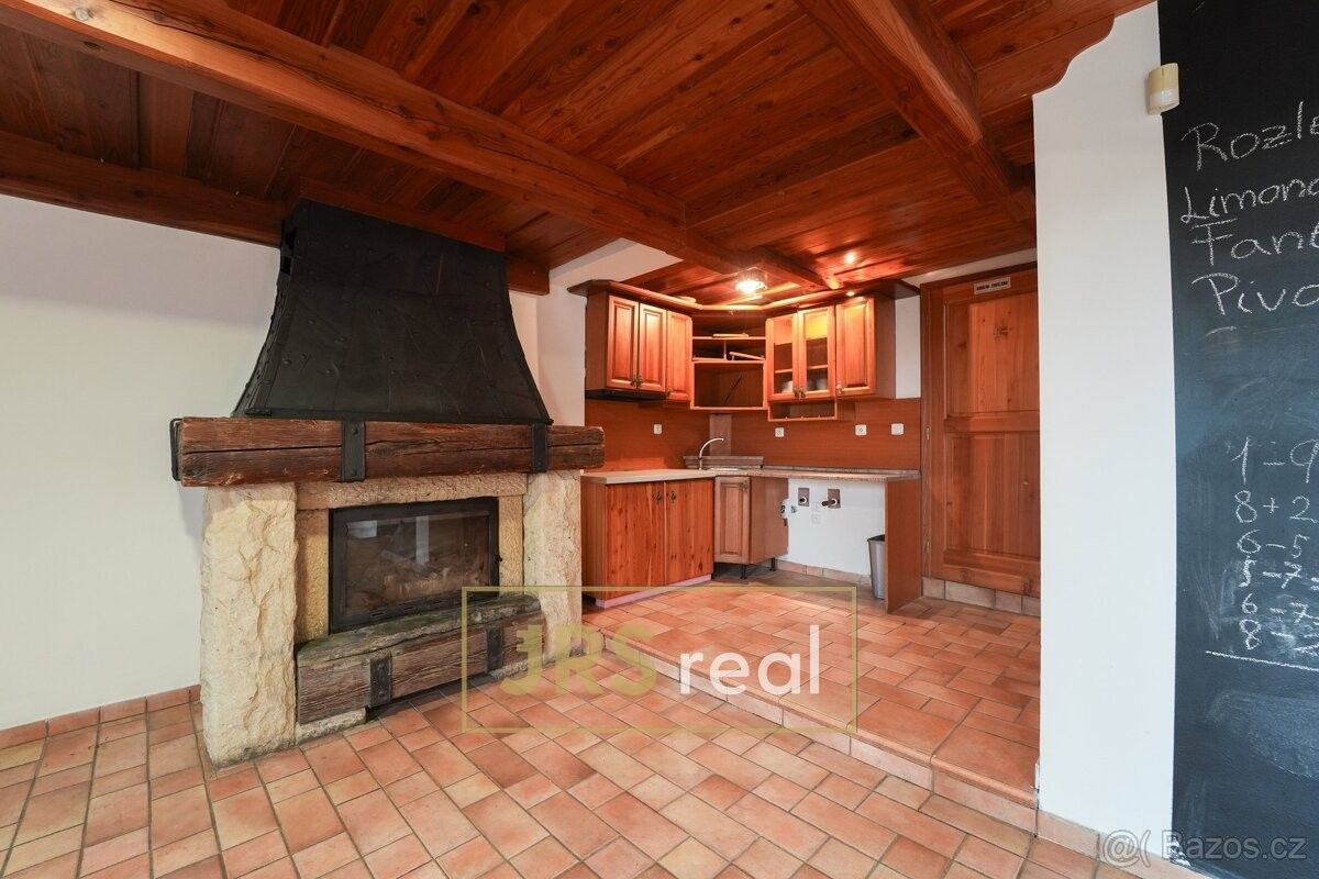 Prodej restaurace - Milotice u Kyjova, 696 05