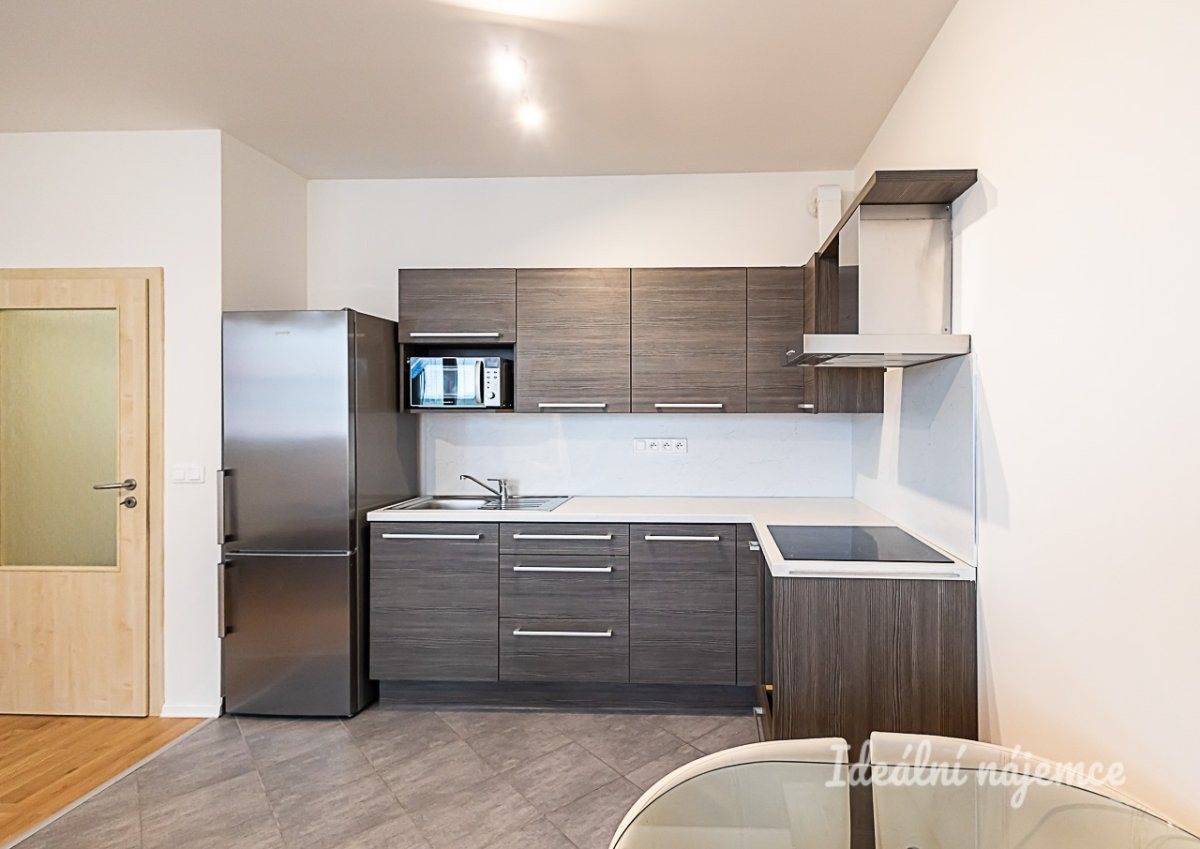 2+kk, Budovatelská, Praha, 47 m²