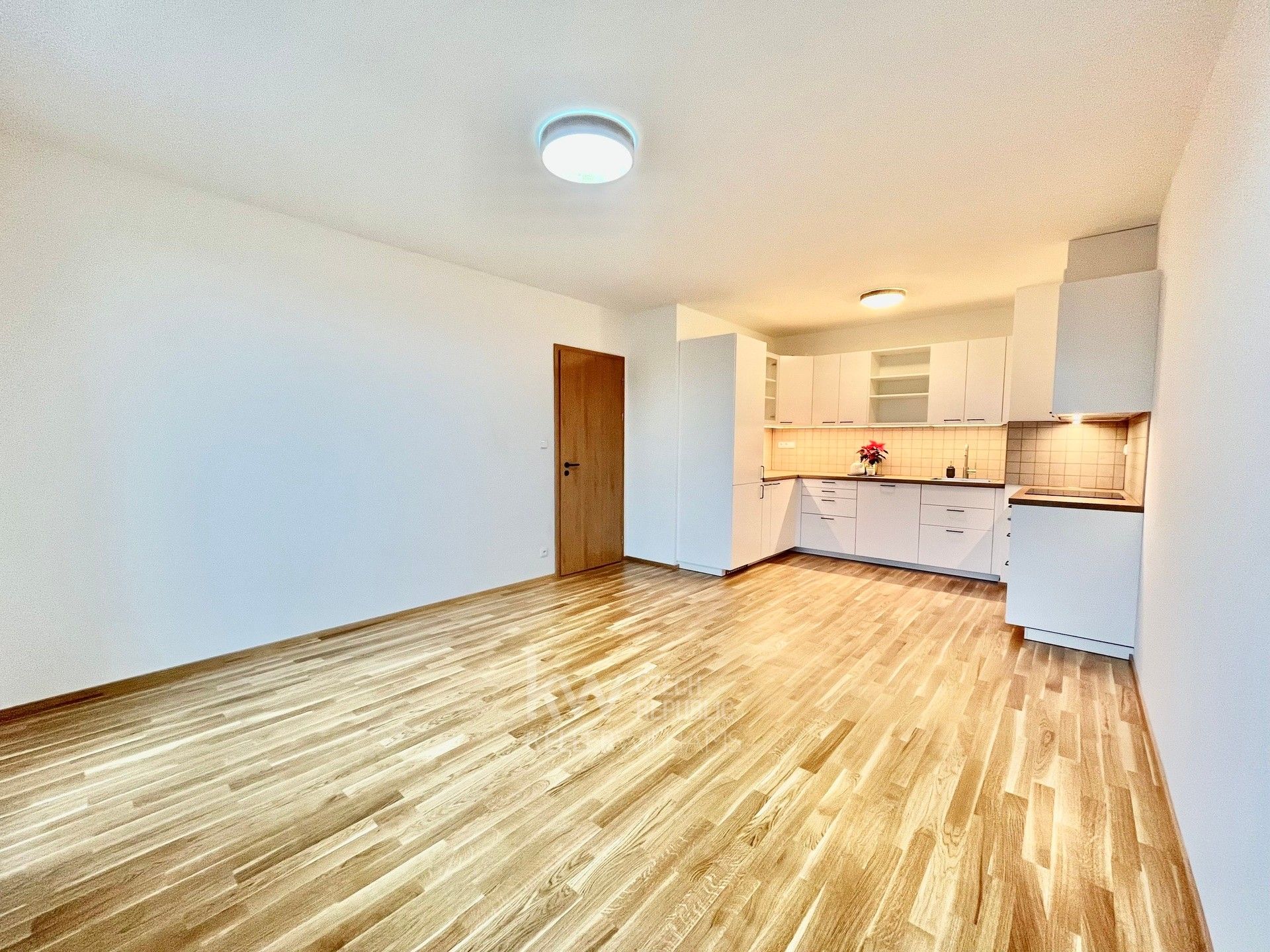 Pronájem byt 2+kk - Stočesova, Praha, 56 m²