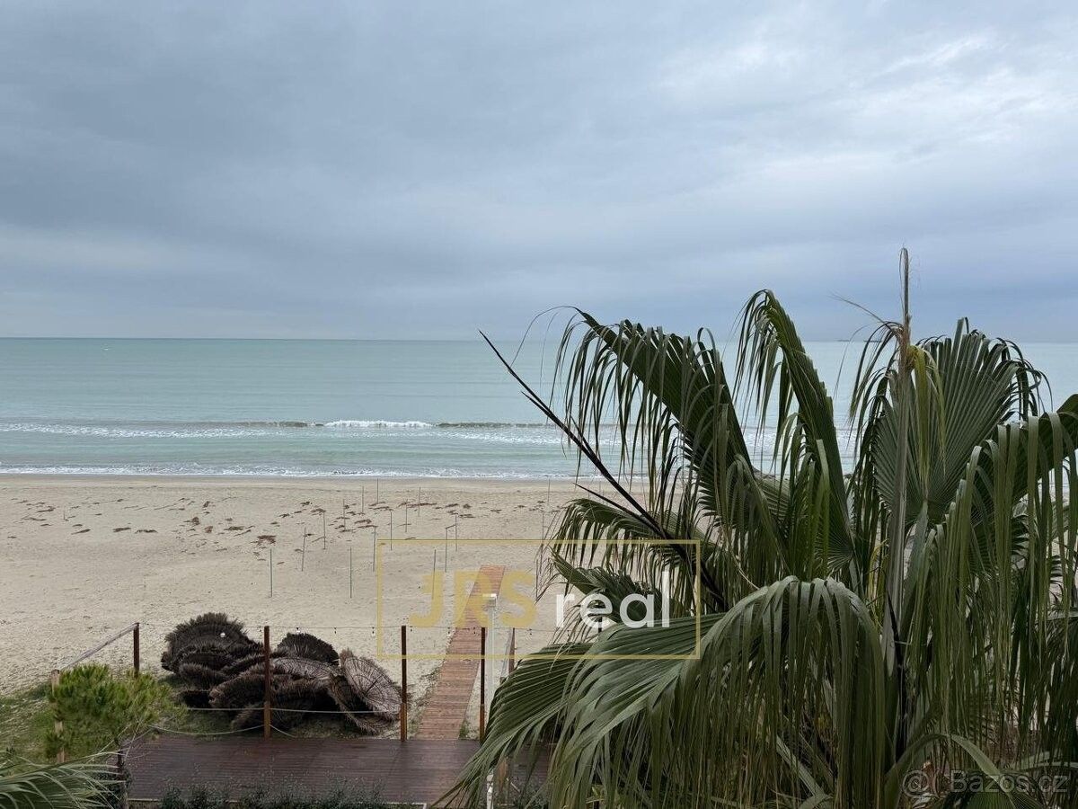 Byty, 987 66, Zahraničí