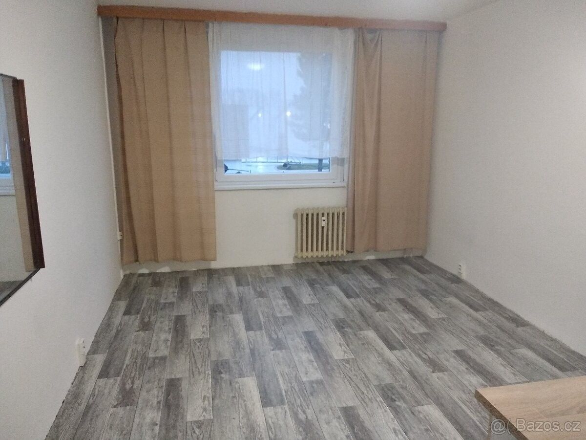 Byty, Lánov, 543 41