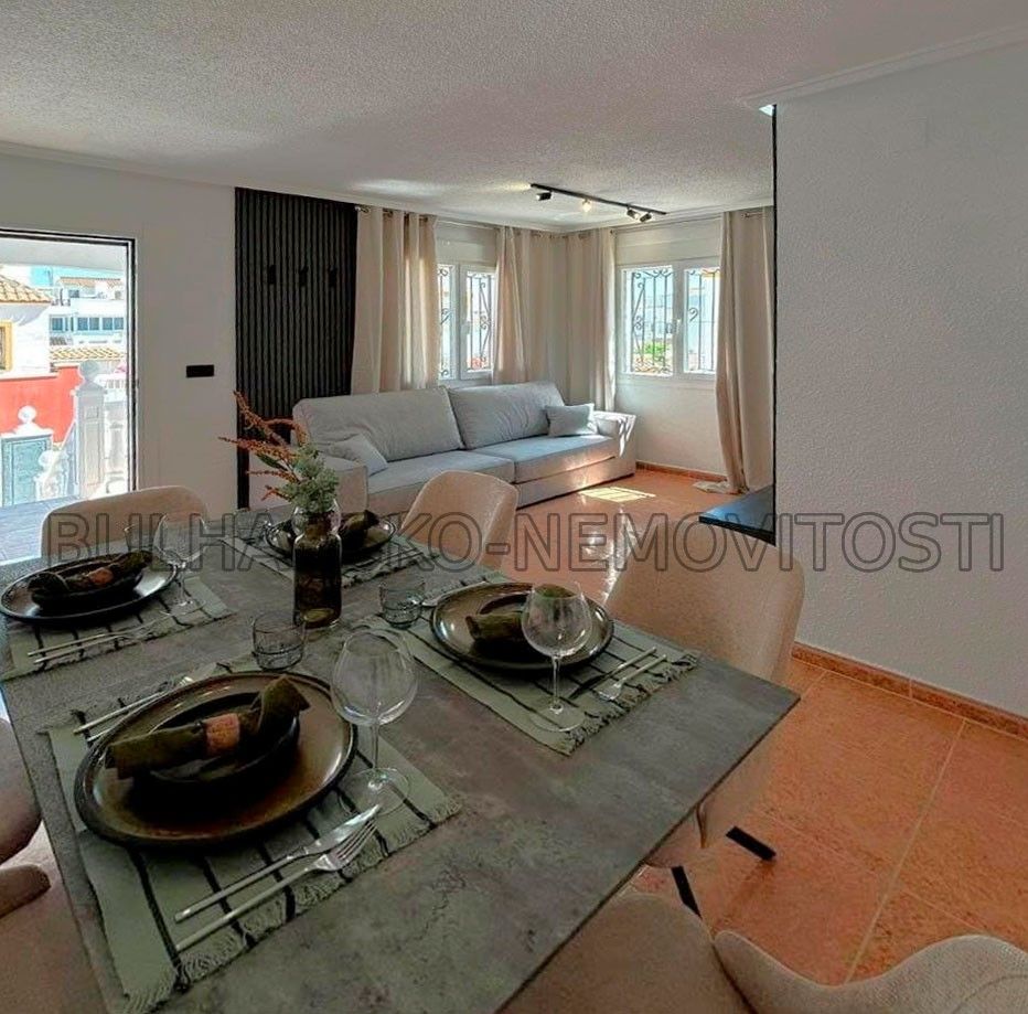 Prodej rodinný dům - 987 66, Zahraničí