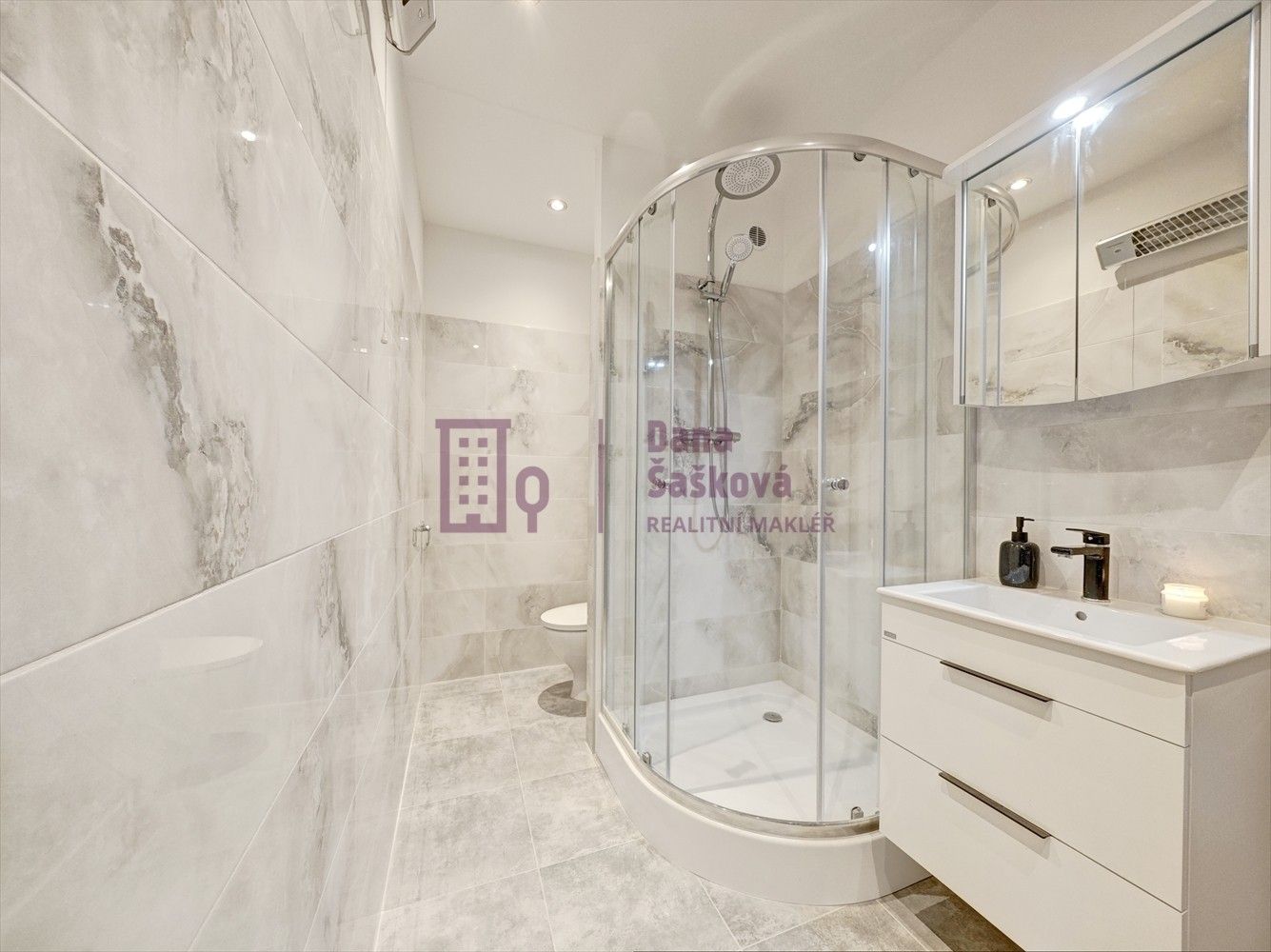 Pronájem byt 2+1 - sídliště U Nádraží 781, Jindřichův Hradec, 50 m²