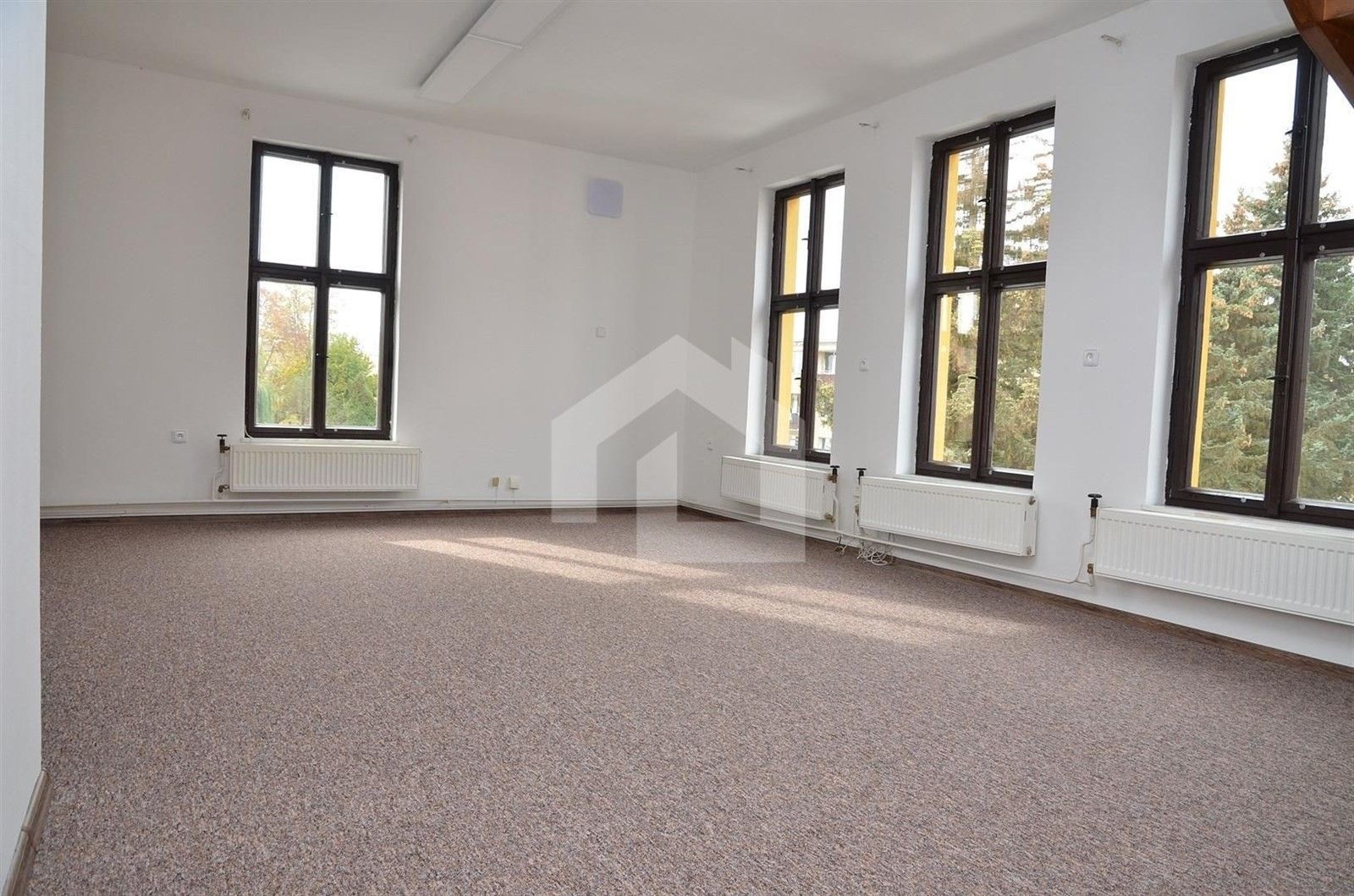 Kanceláře, U Trojice, České Budějovice, 120 m²