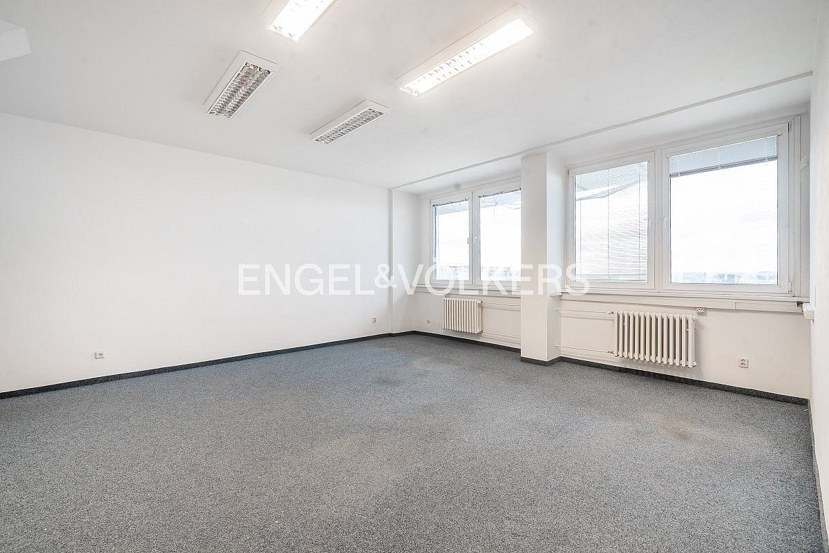 Kancelář · 135 m² · Praha - Chodov, okres Praha 11, Hlavní město Praha - 4