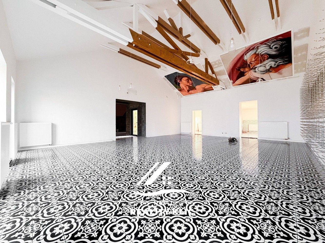 Restaurace, 370 m²