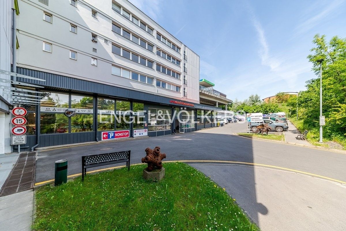 Obchodní prostory, Na křivině, Praha, 1 m²