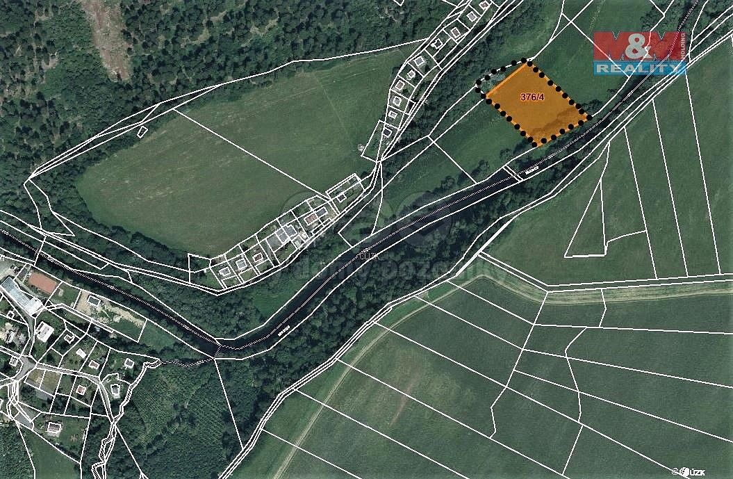 Louka, 5 832 m²