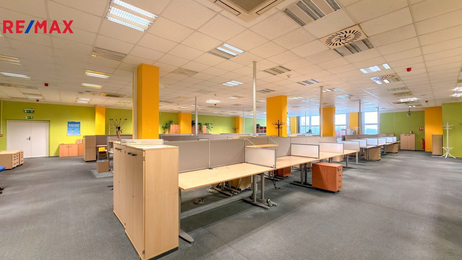 Pronájem kancelář - Masarykovo náměstí, Pardubice, 416 m²