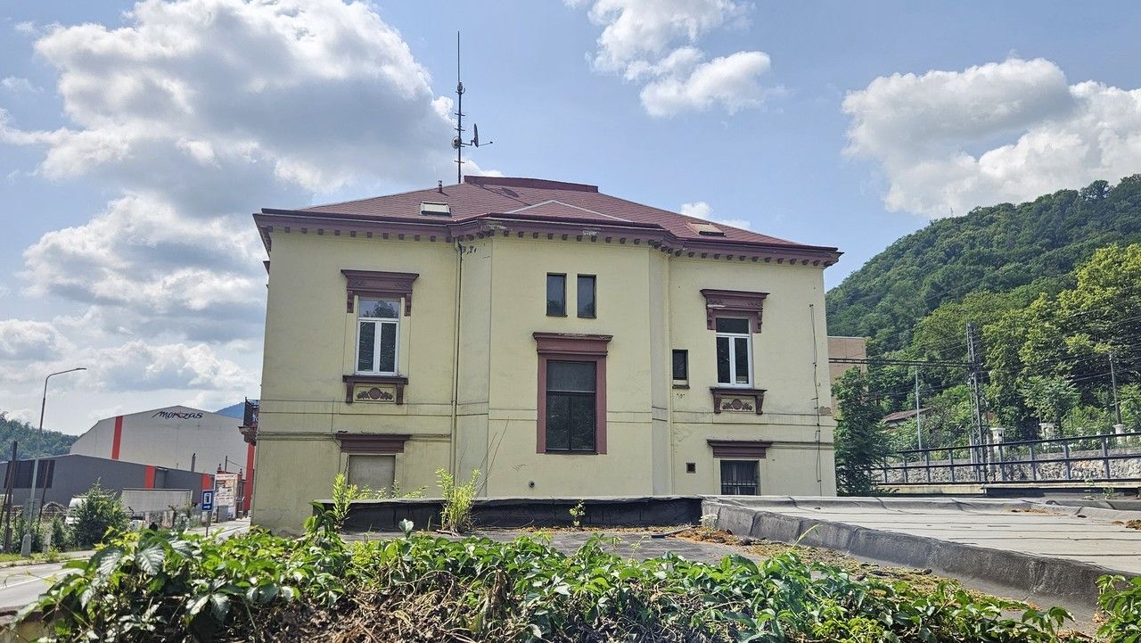 Rodinný dům · 800 m² · Pražská 1083, Ústí nad Labem Ústí nad Labem-centrum - 4