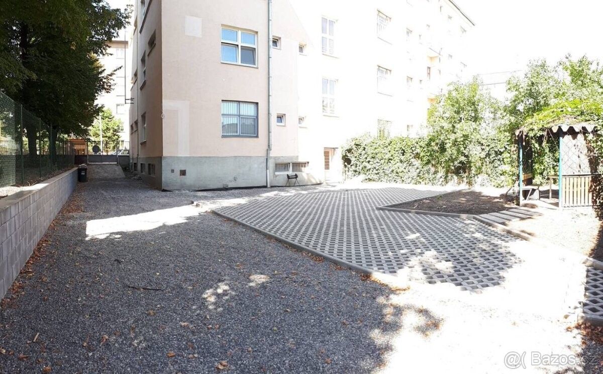 Garáž · Brno, 614 00 - 3