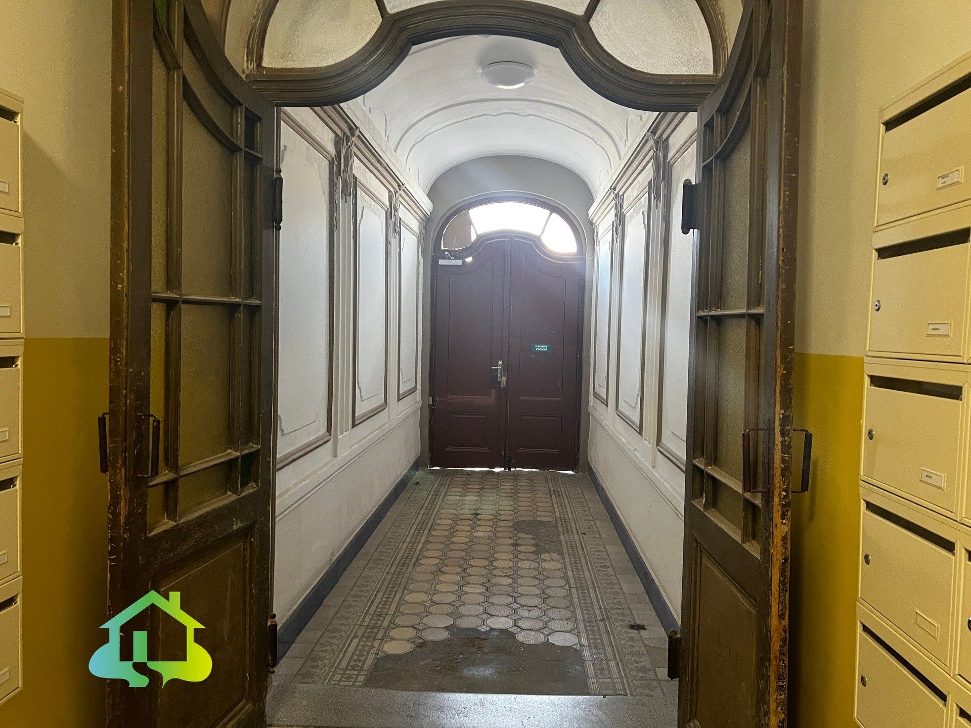 Pronájem sklad - Ctiradova, Praha, 8 m²