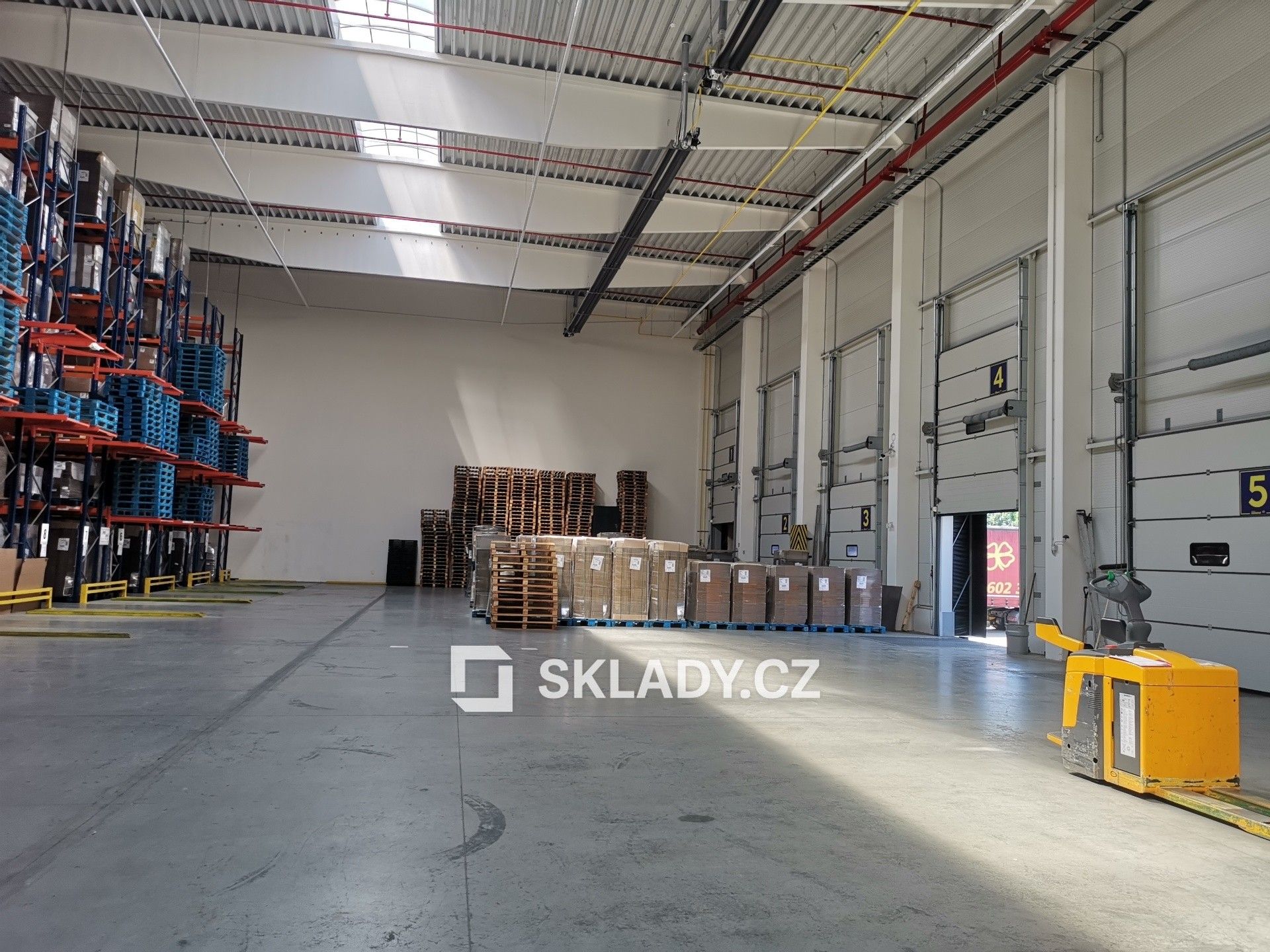 Sklady, Český Újezd, Chlumec, 2 m²