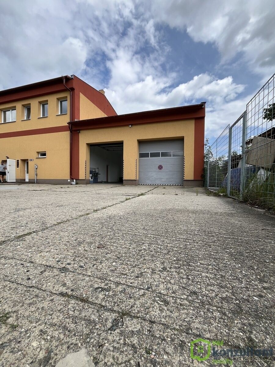 Sklady, Kopřivnice, 742 21