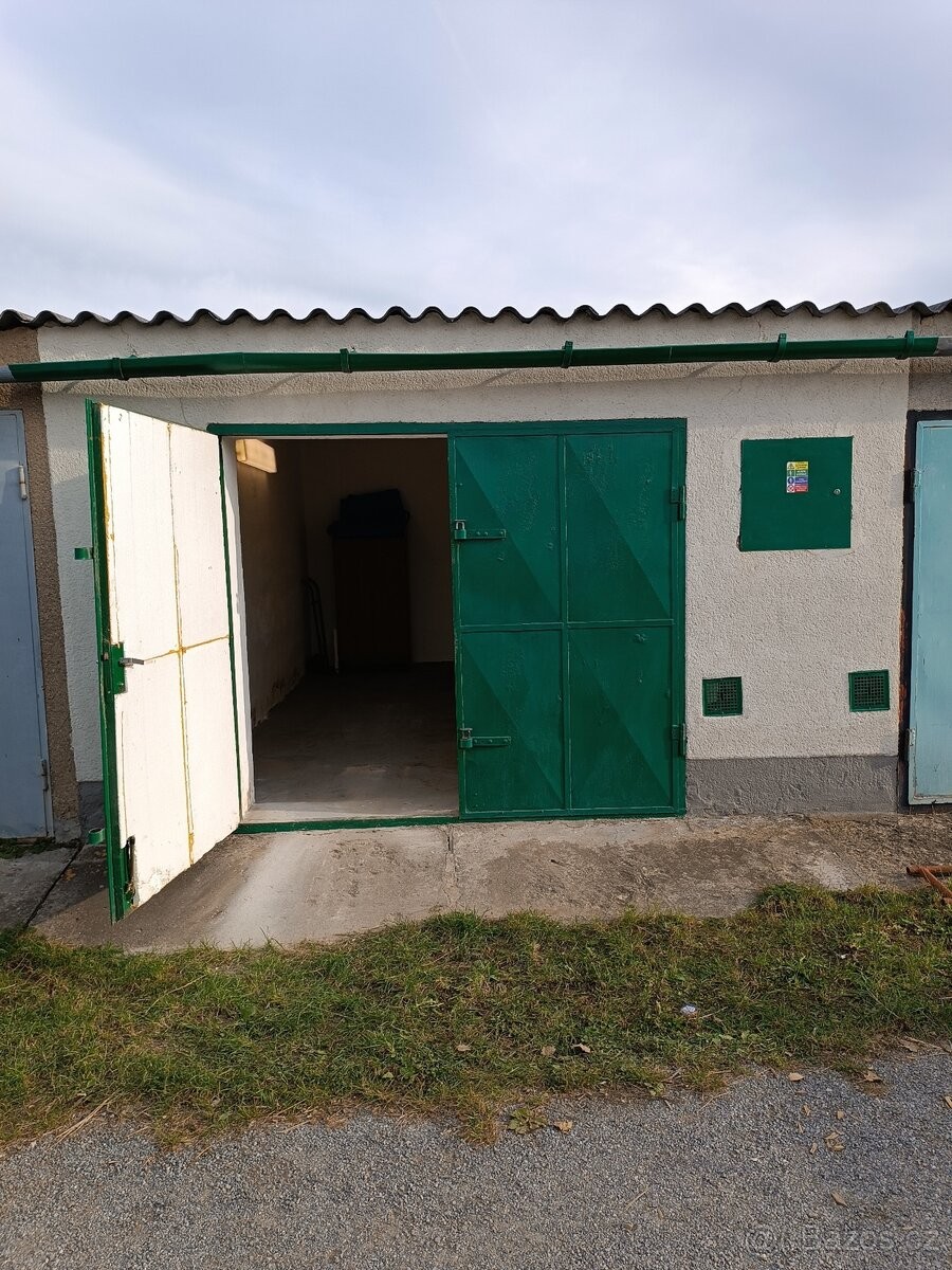 Garáž · Koněšín, 675 02 - 3