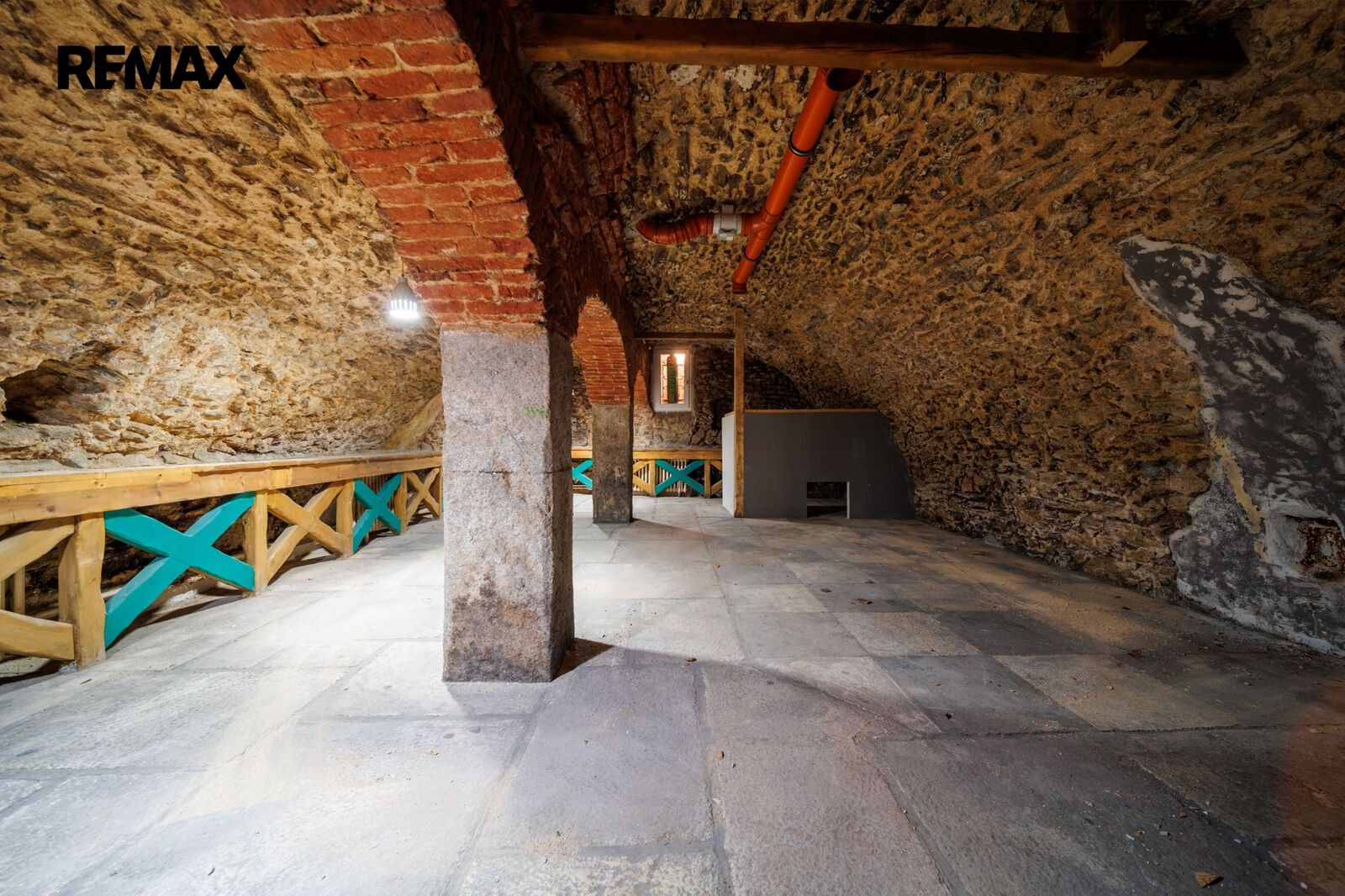 Restaurace · 95 m² · Cechovní 229, Cheb - 4