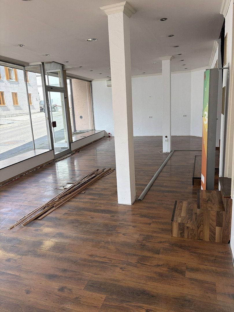 Pronájem obchodní prostory - Großsachsenheimer Strasse 5, , Bádensko-Württembersko, 83 m² - 5
