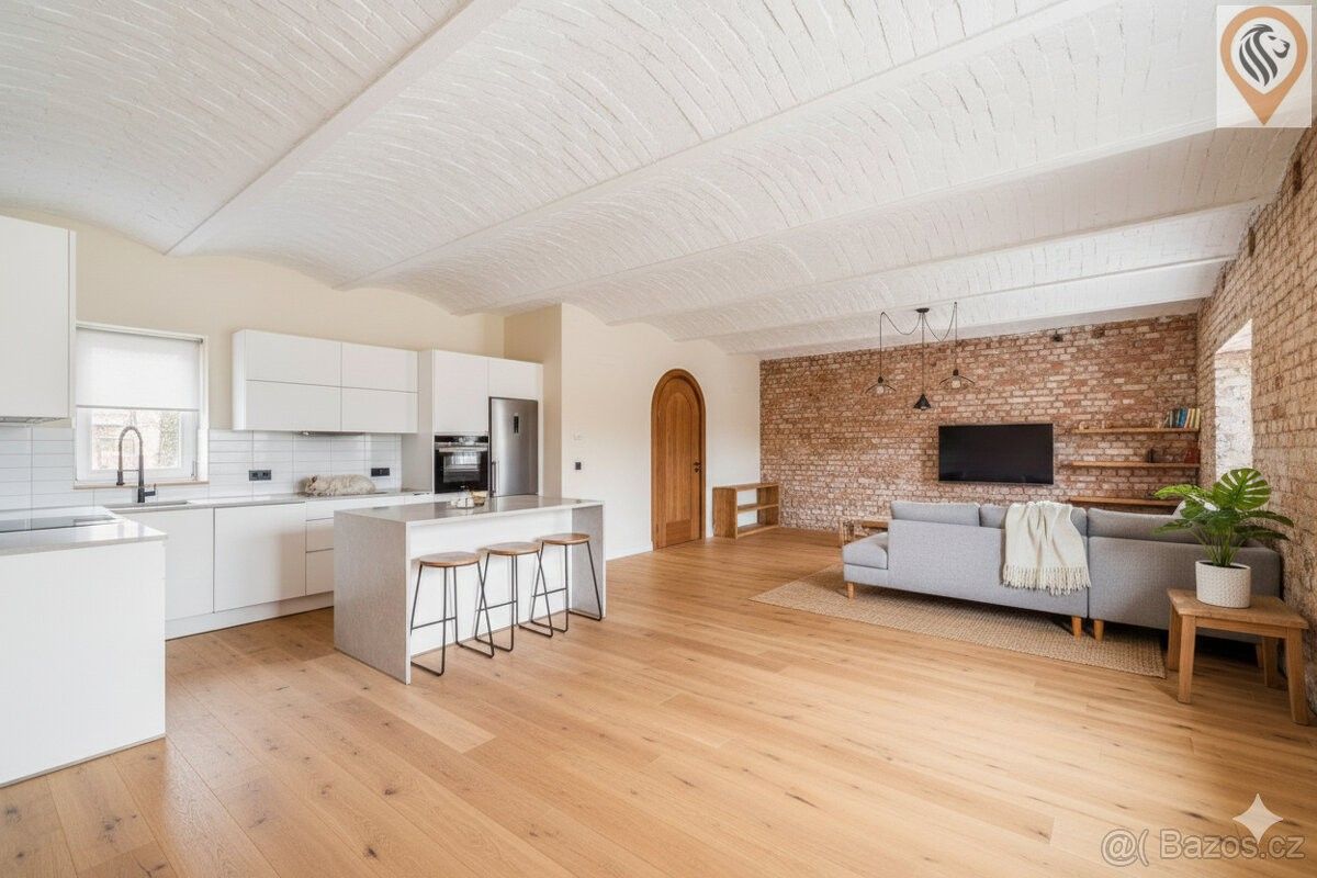 Prodej rodinný dům - Líšťany, 330 35