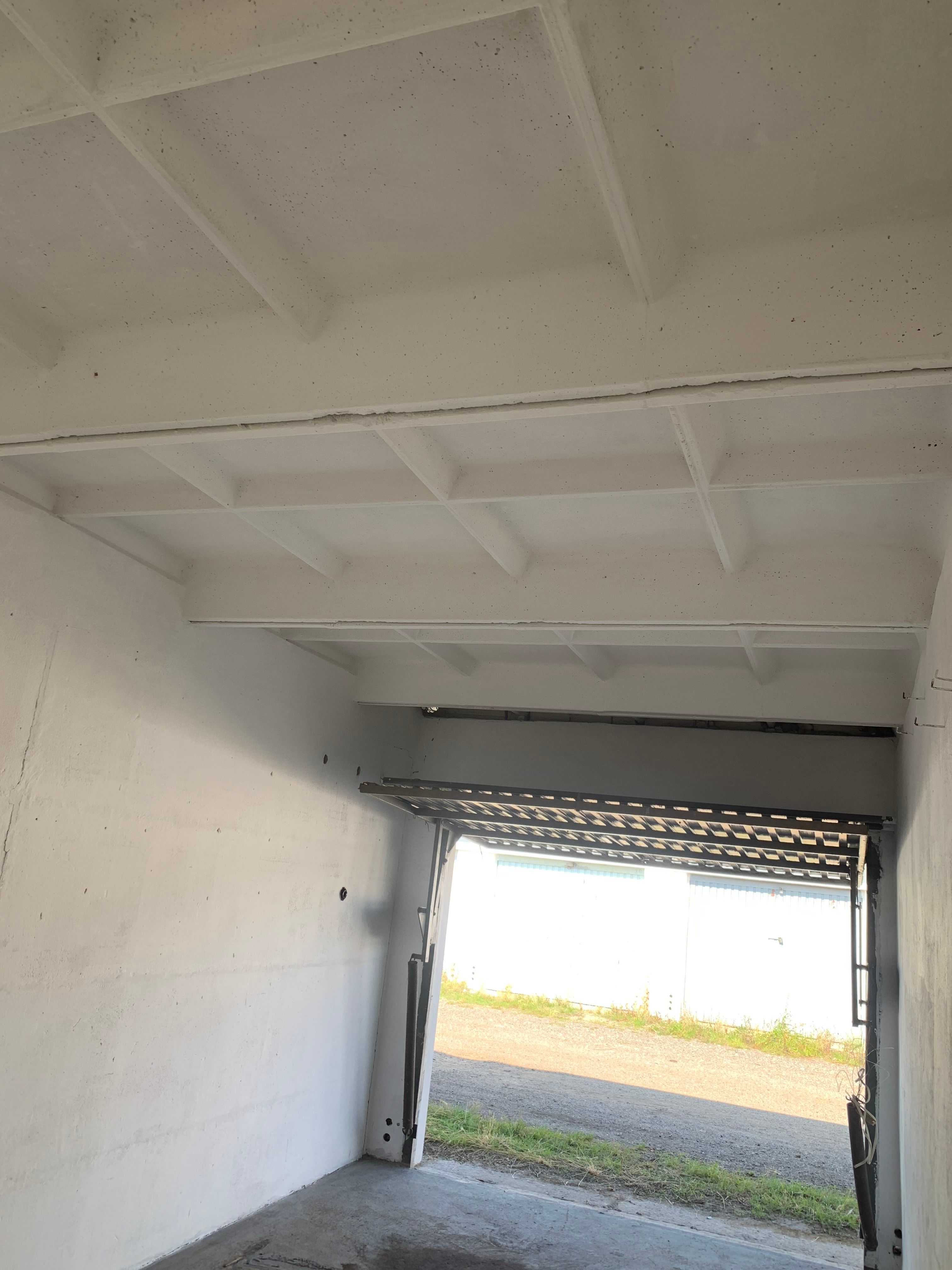 Pronájem garáž - garážní ulice hradec králové, 20 m²