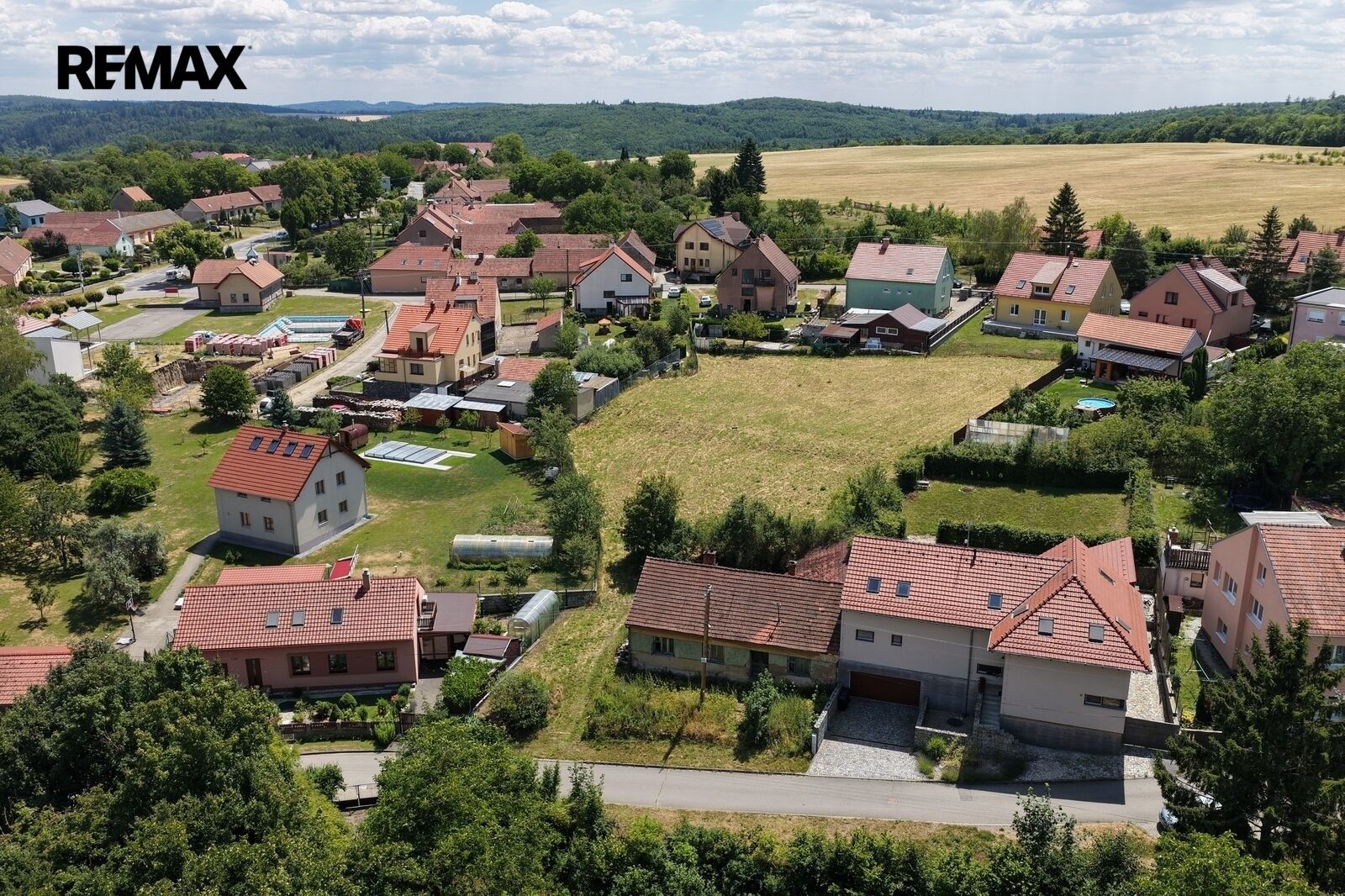 Pozemek pro bydlení, 2 464 m²
